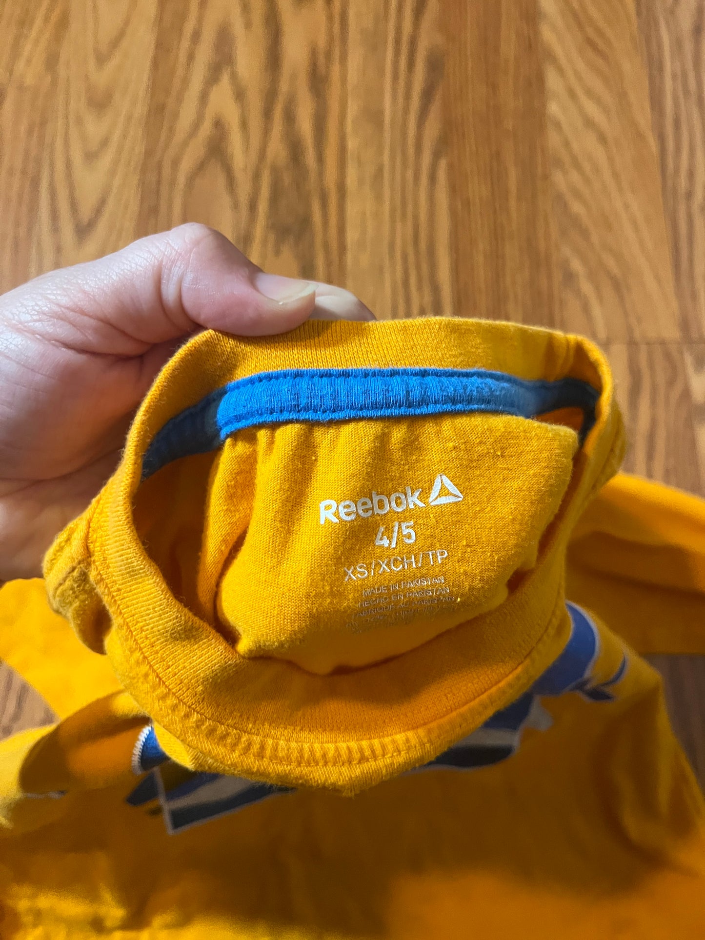 4/5 Reebok top