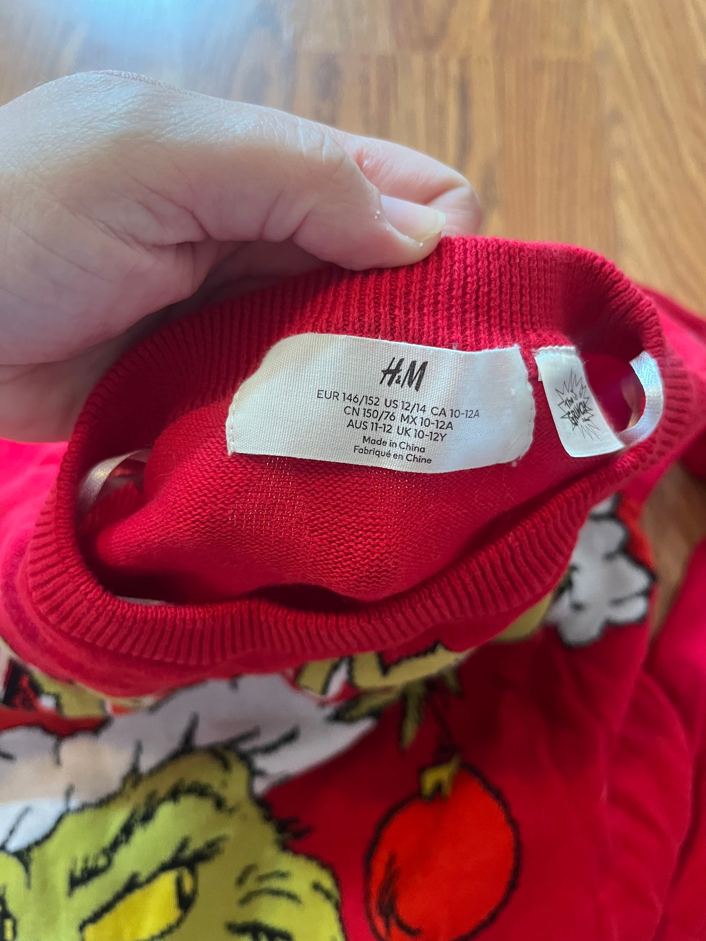 H&M girls Grinch sweater size 10/12