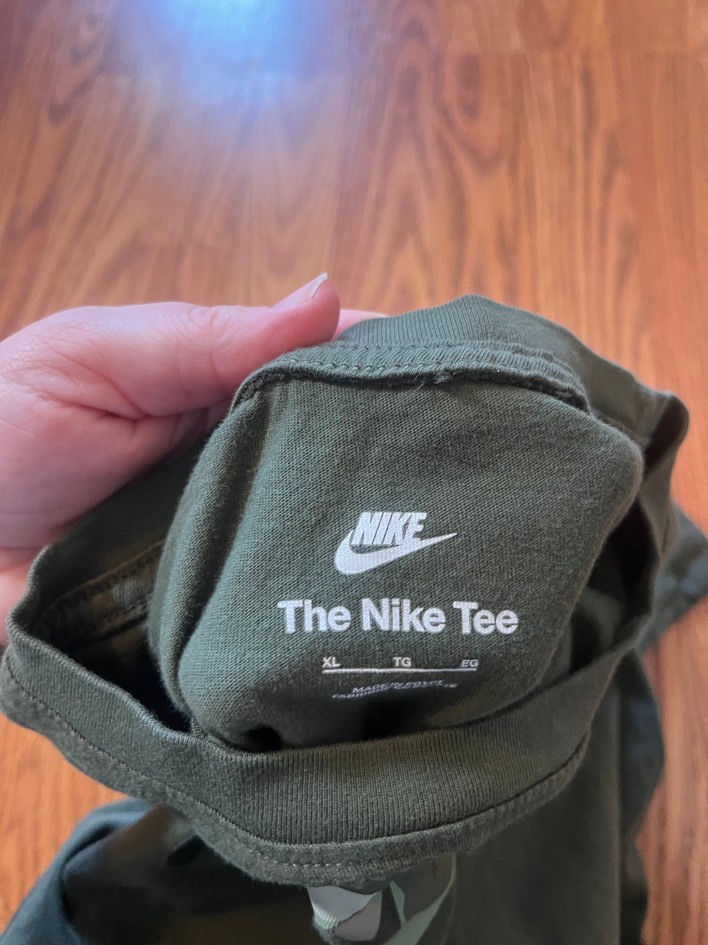 Nike boys size XL (14) tshirt