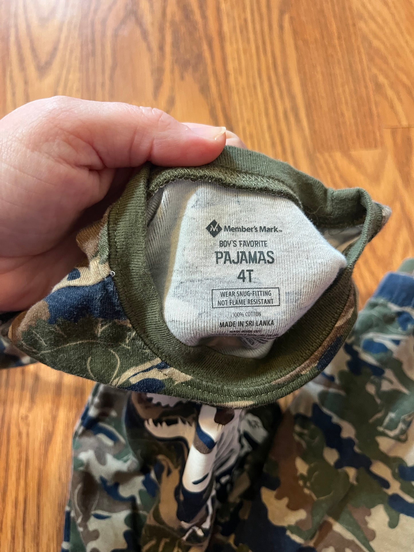 4t Members Mark Dino pj set (snug fit / small)