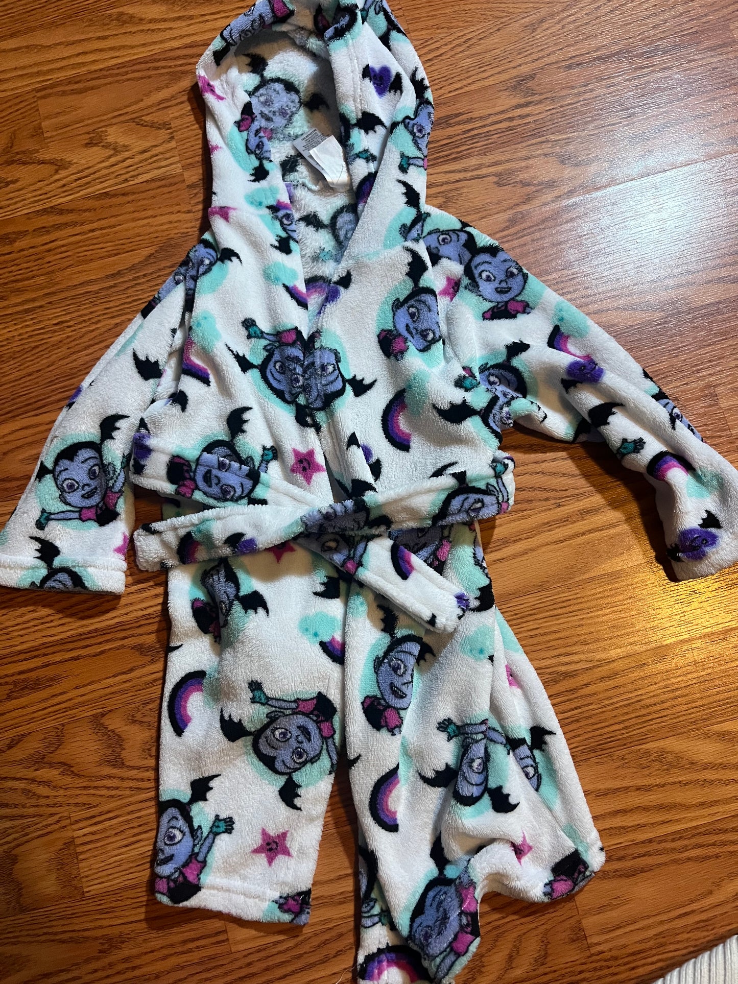 Girls size 4 Disney Vampirina robe