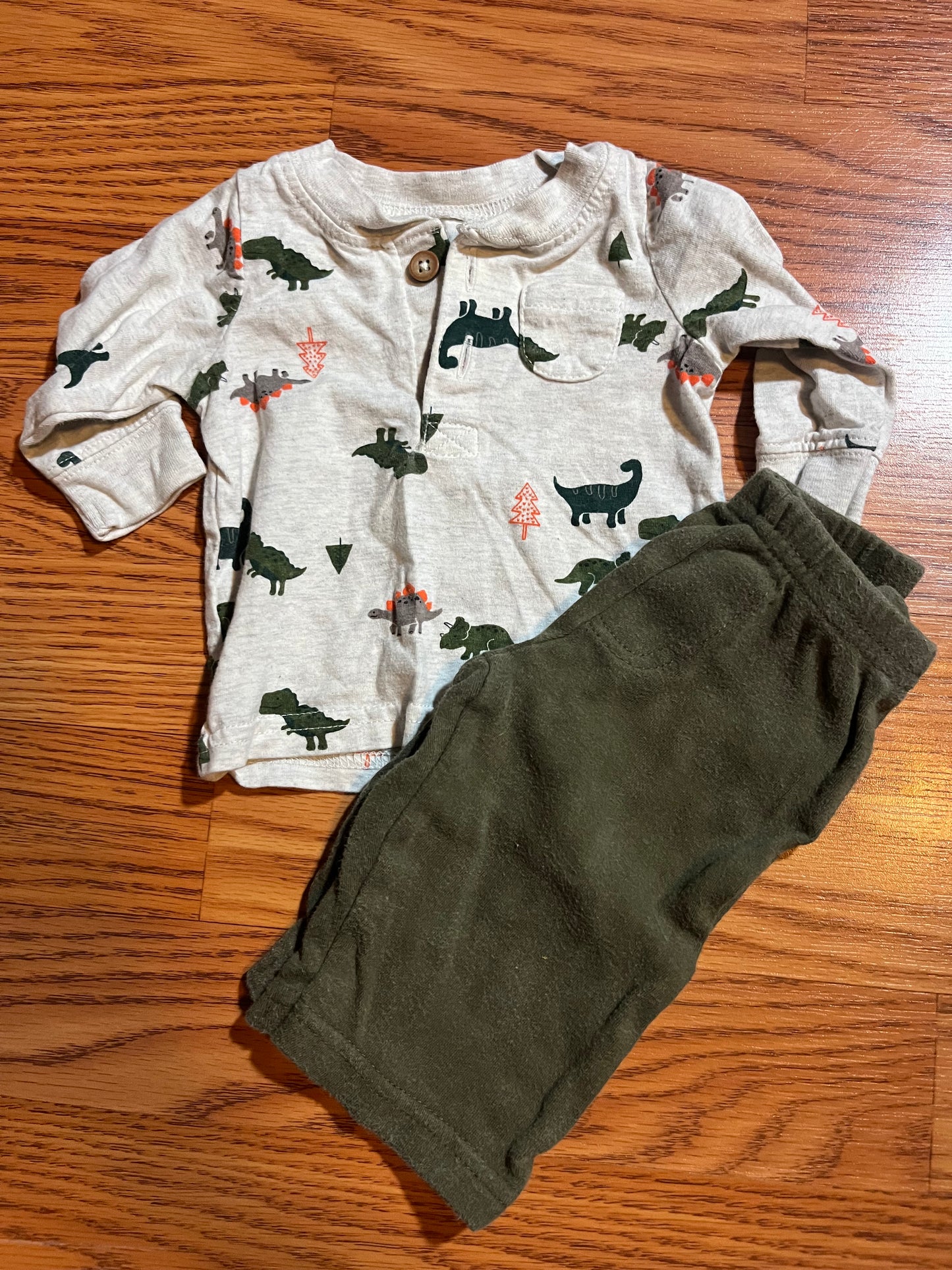 Newborn carters outfit (Dino print)