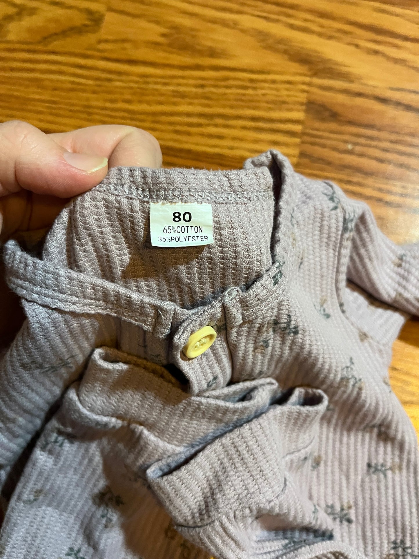 Baby girls size 80 romper (6/9?)