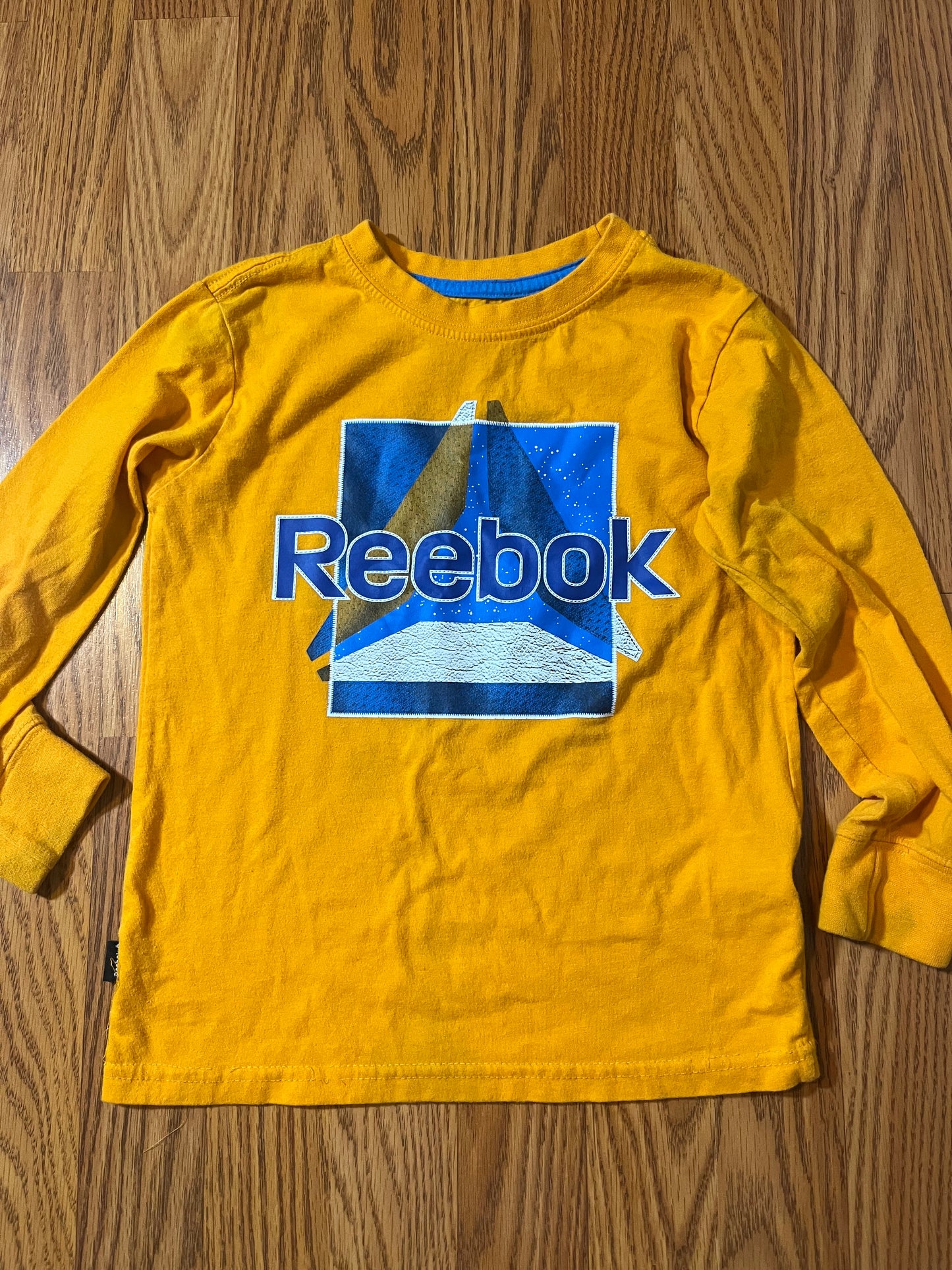 4/5 Reebok top