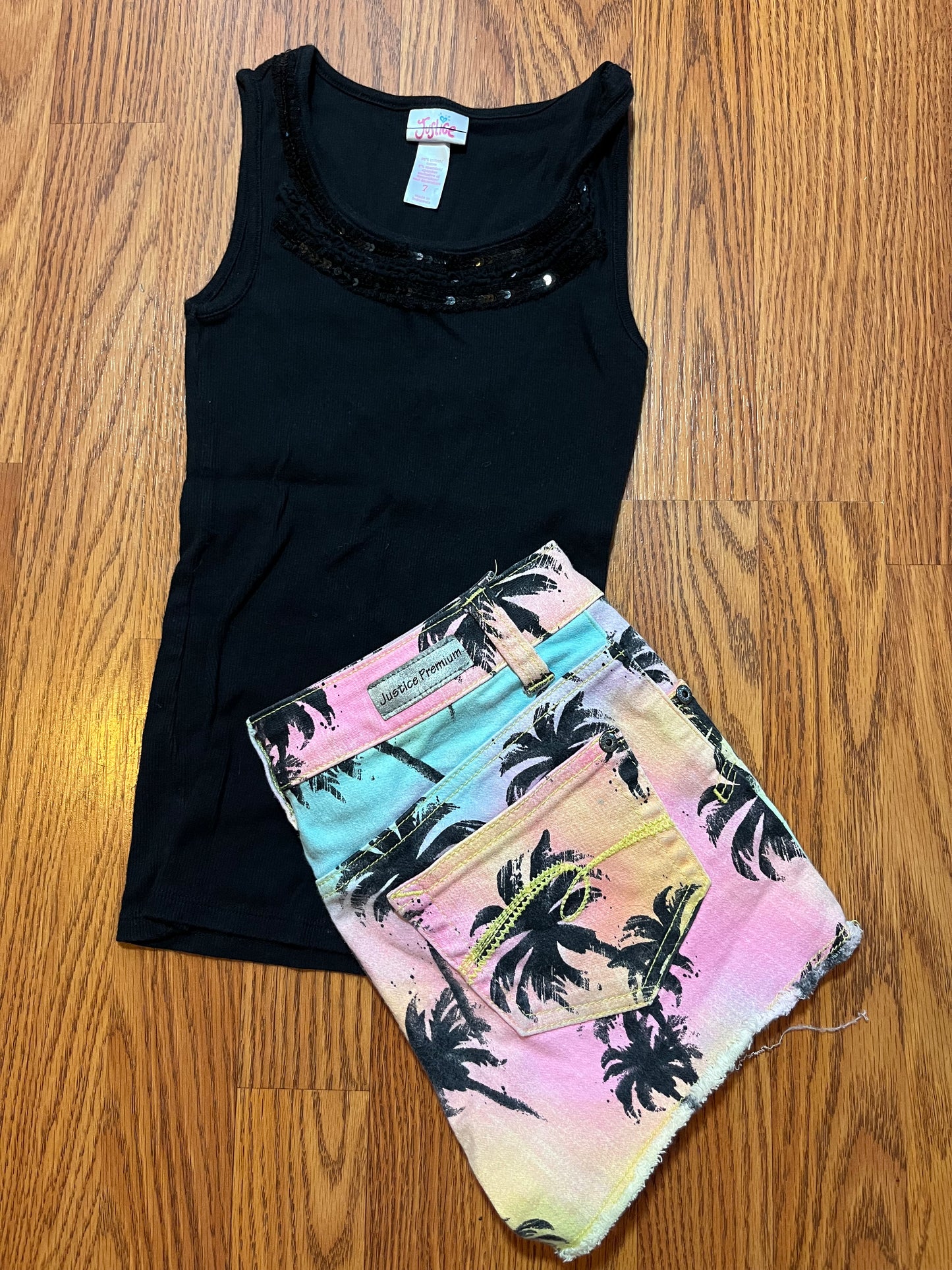 Justice size 7 outfit (tank and shorts)