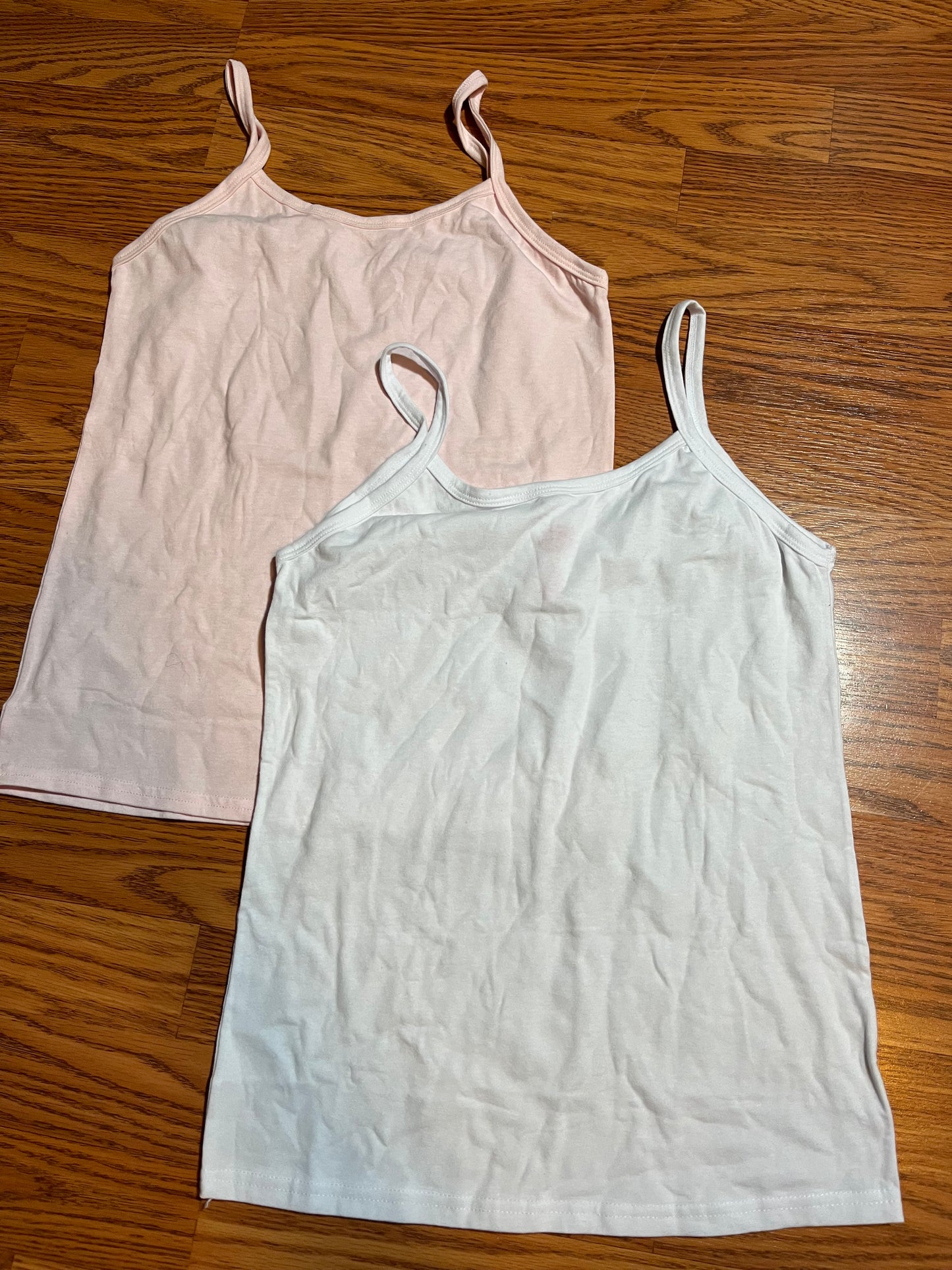 Girls XL tanks (look to fit 10/12)