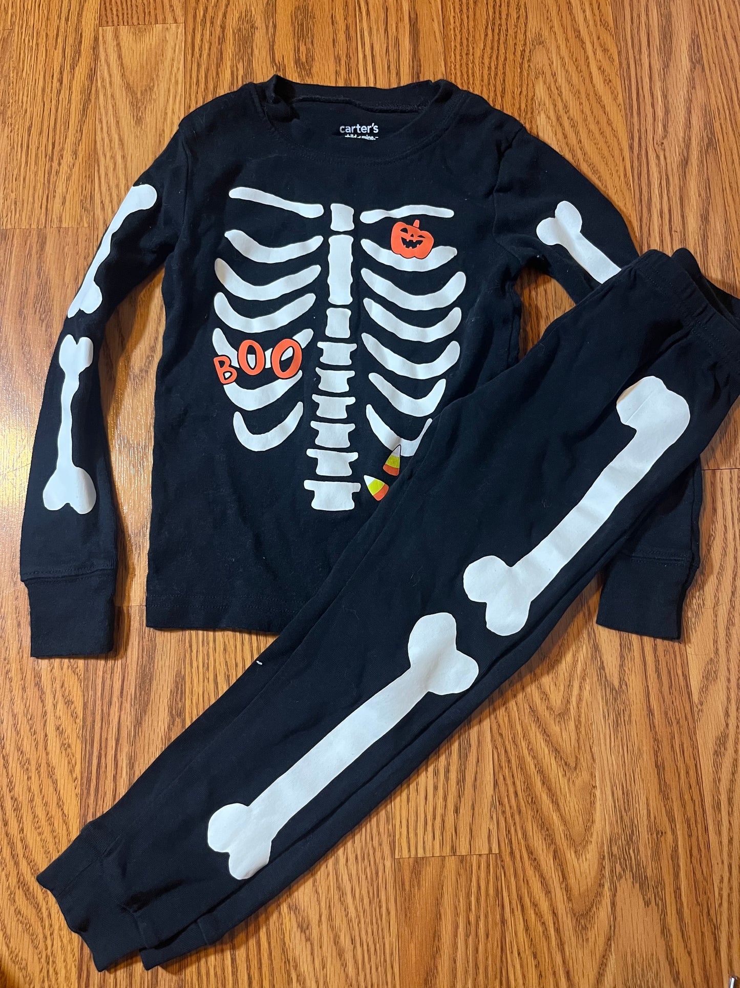 4t carters Halloween snug fit pj set (runs small)