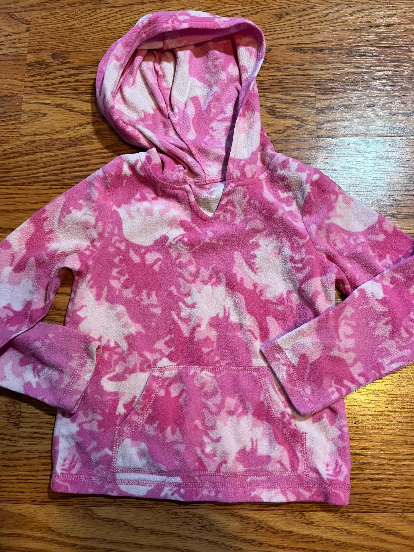 Okie dokie size 5 fleece pullover (looks like camo/dino print)