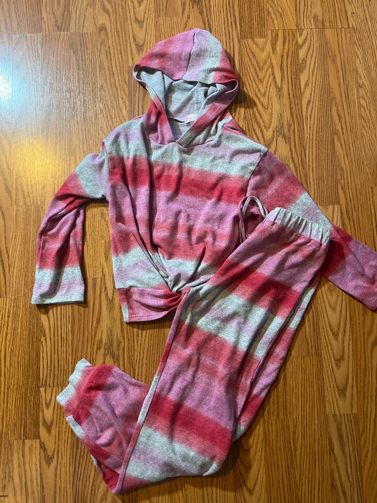 Girls lounge set size 10
