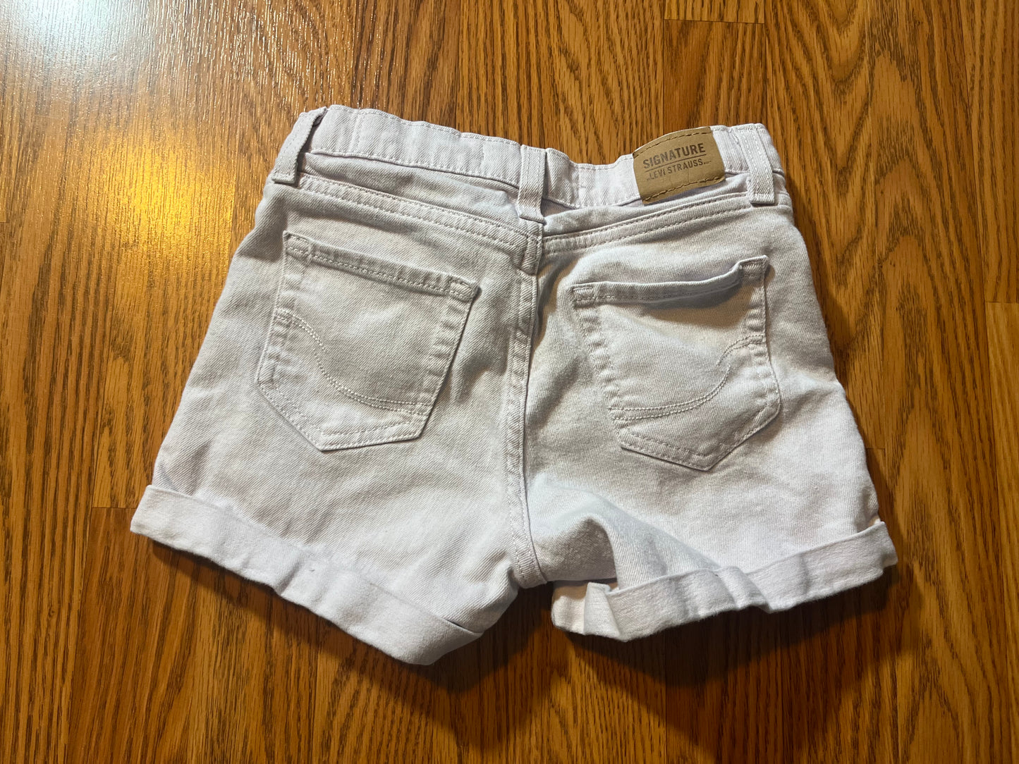 Levi shorts size 7 (adjustable waist)