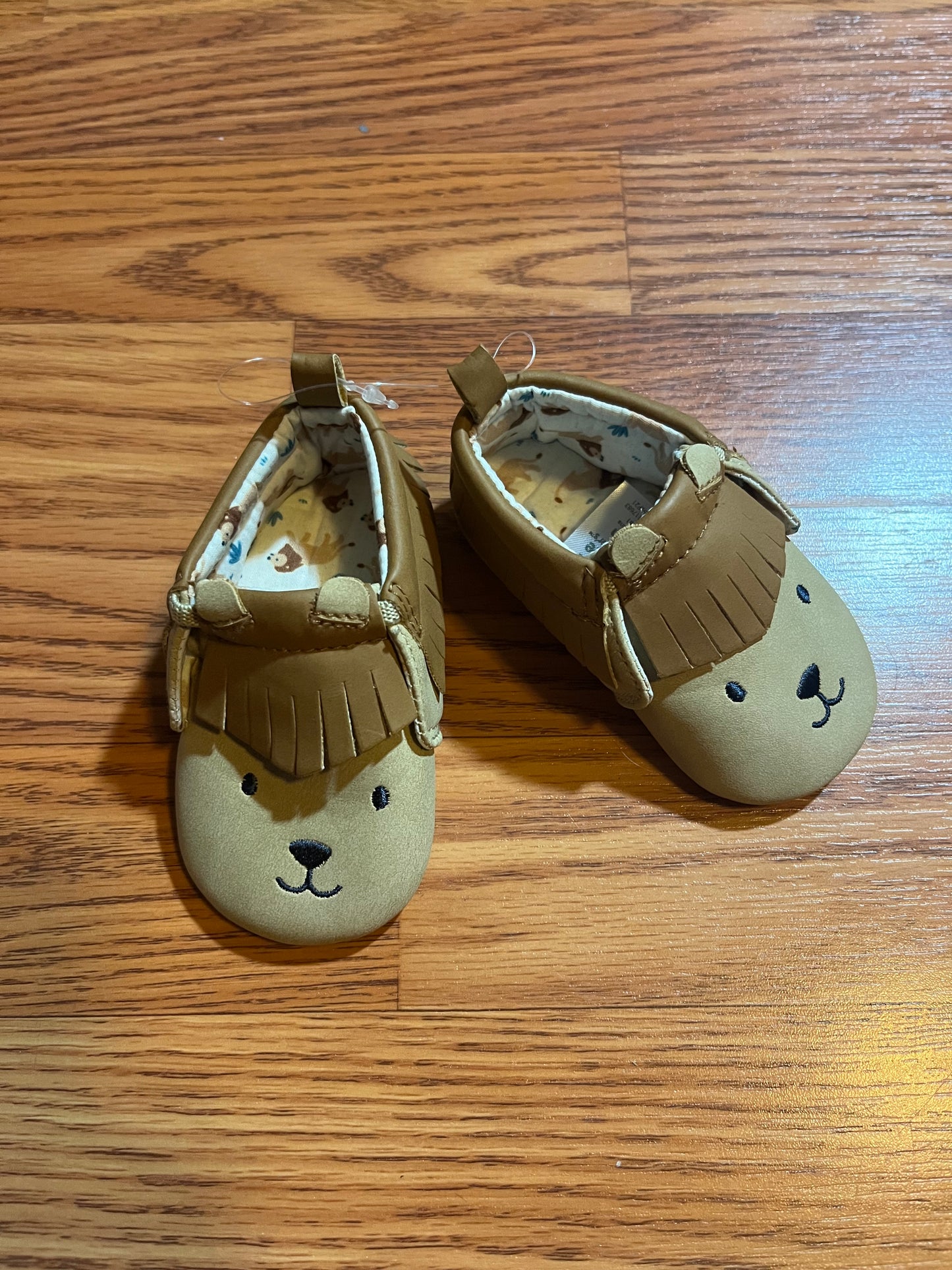 3/6 months soft infant shoes (new)