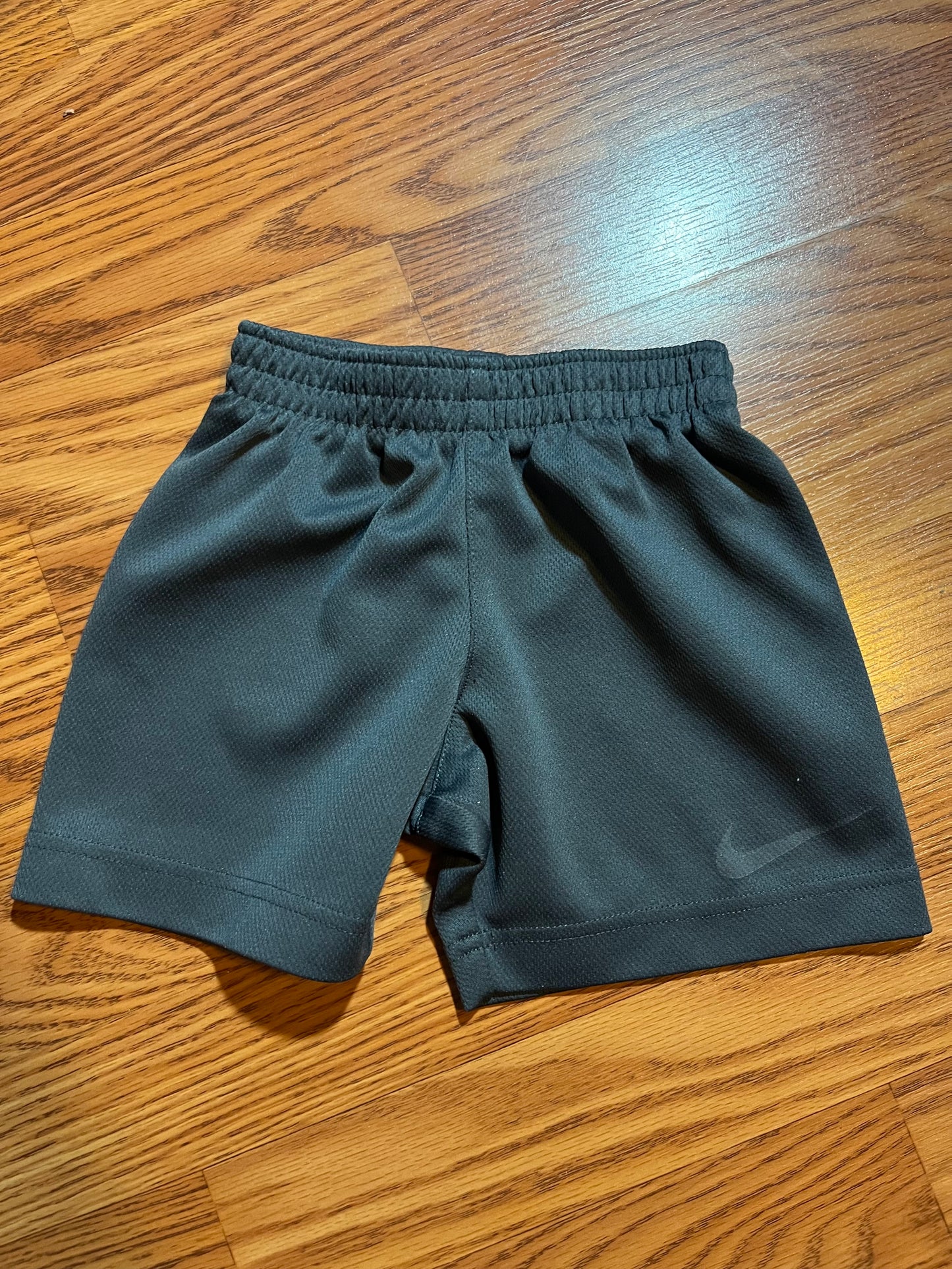 2-3Y Nike shorts (fit 2 best)