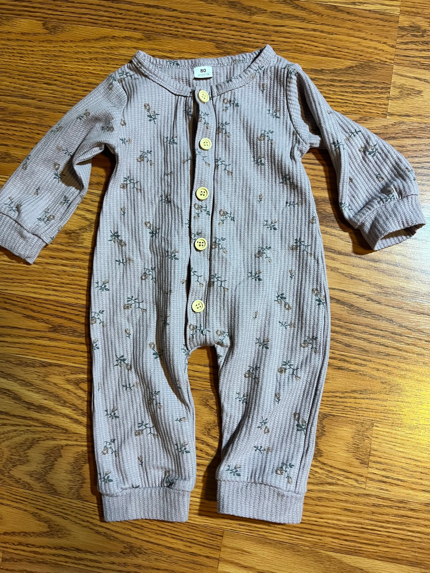 Baby girls size 80 romper (6/9?)