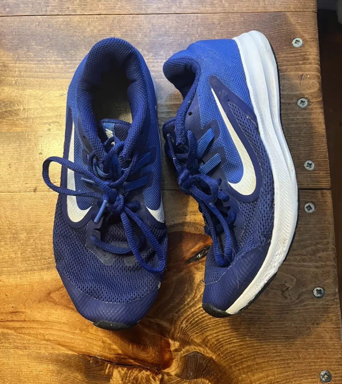 Boys size 4 y Nikes (NO INSOLES!)