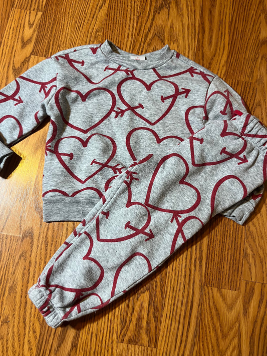 2t Sweatshirt/pants set heart print