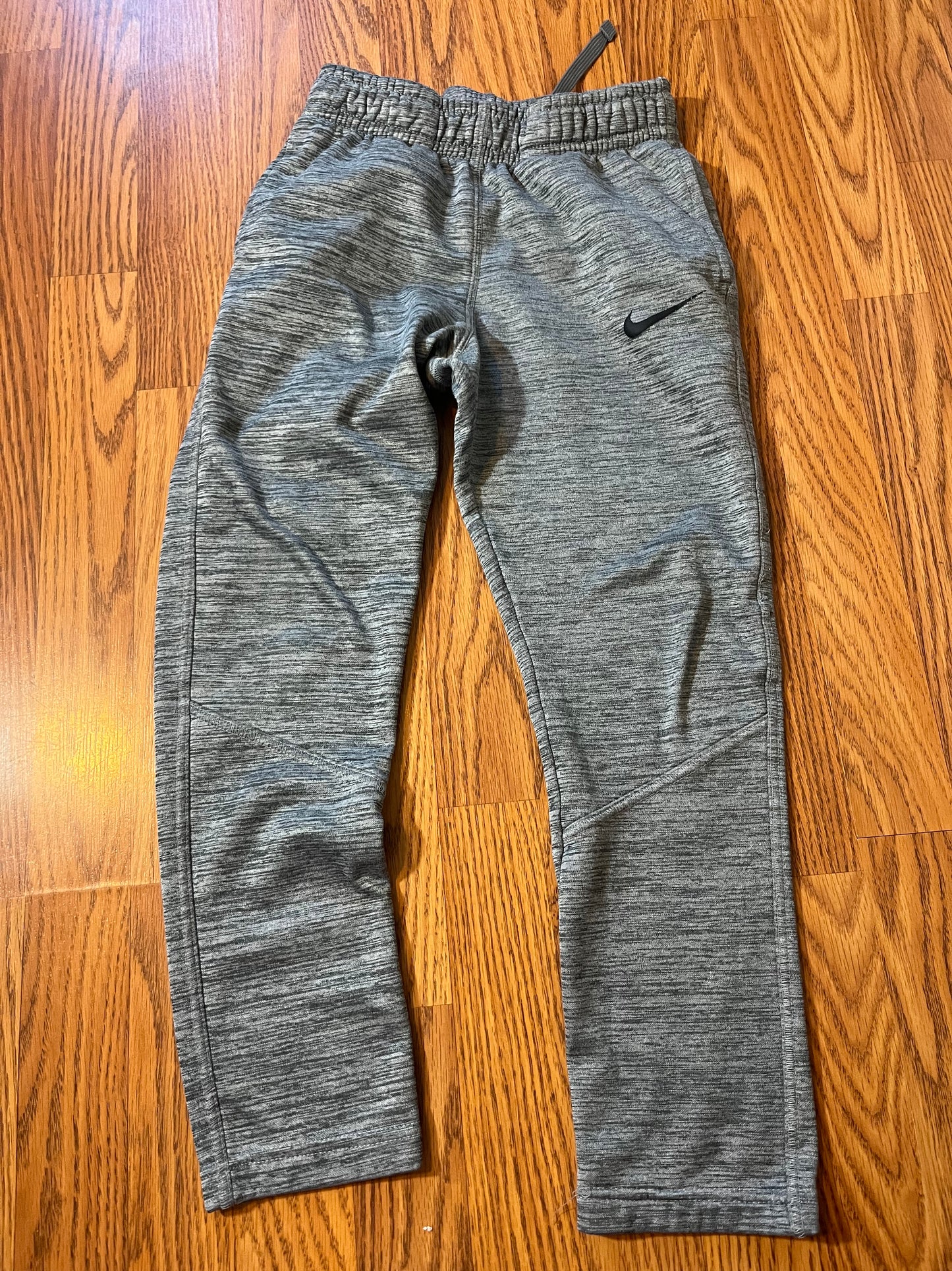 Nike Boys size m (8-10) athletic pants