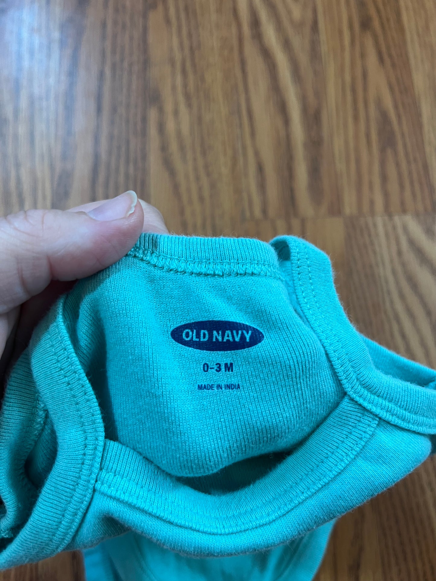 0/3 months Old Navy top