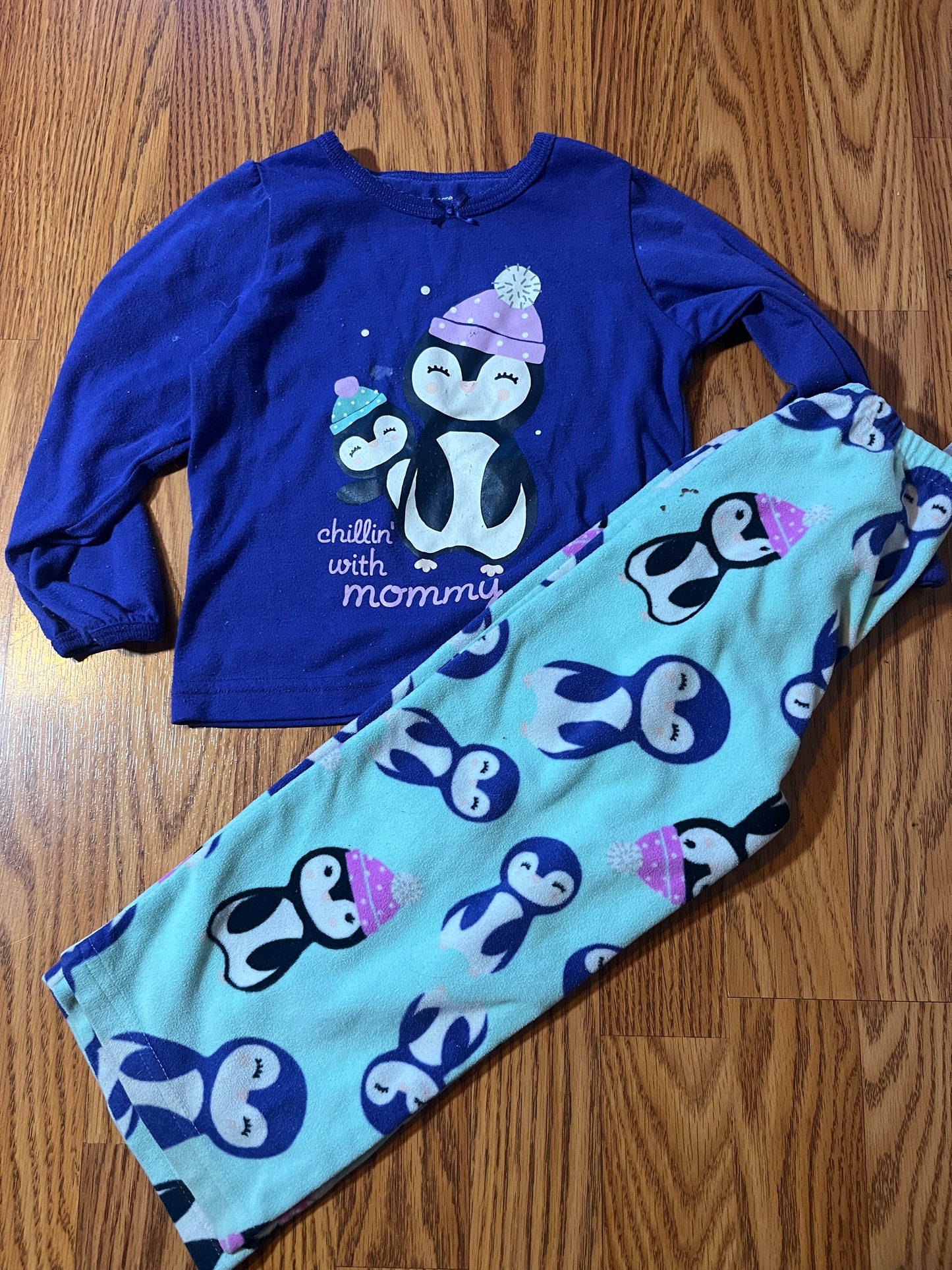 3t Carters pj set (washer wear/pilling play condition)