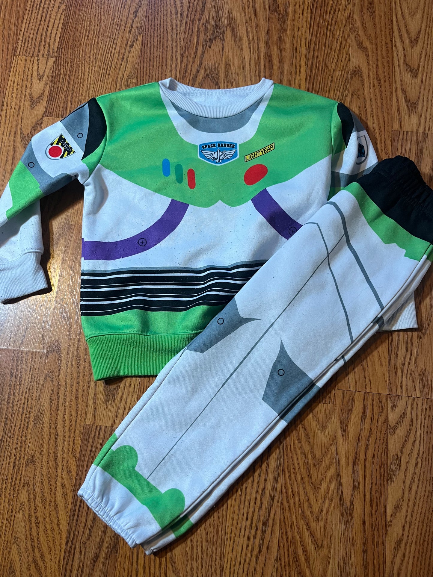4t Jumping Bean Toy Story sweatshirt/pants set (washer wear/ pilling play condition)