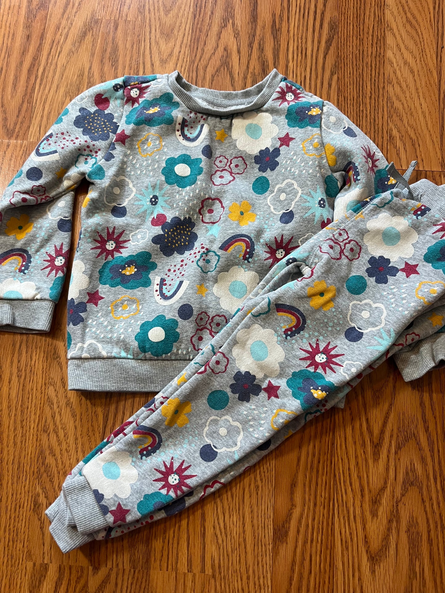 Fall creek girls 4t sweatshirt/pants outfit