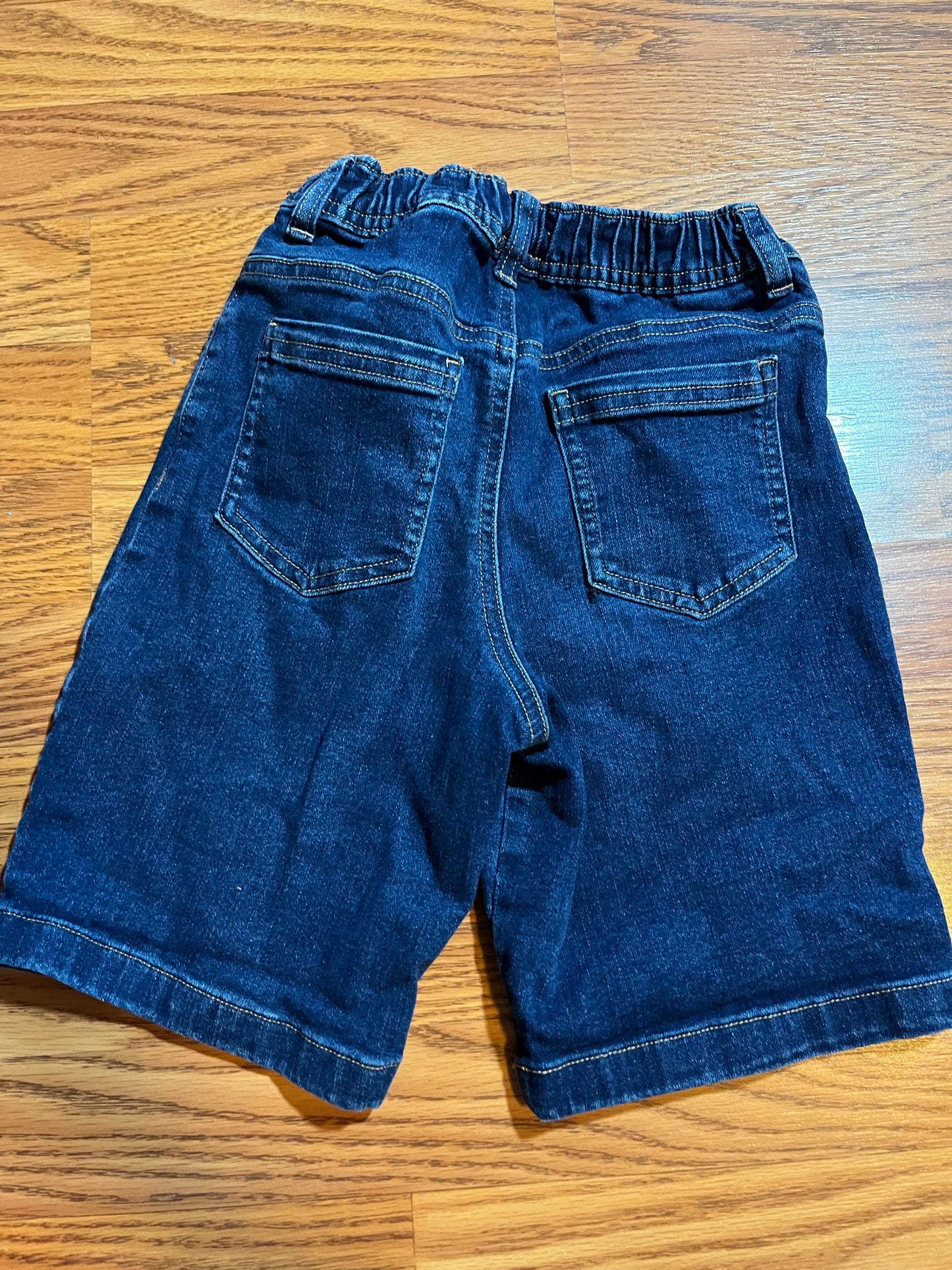 Garanimals size 7 Jean shorts