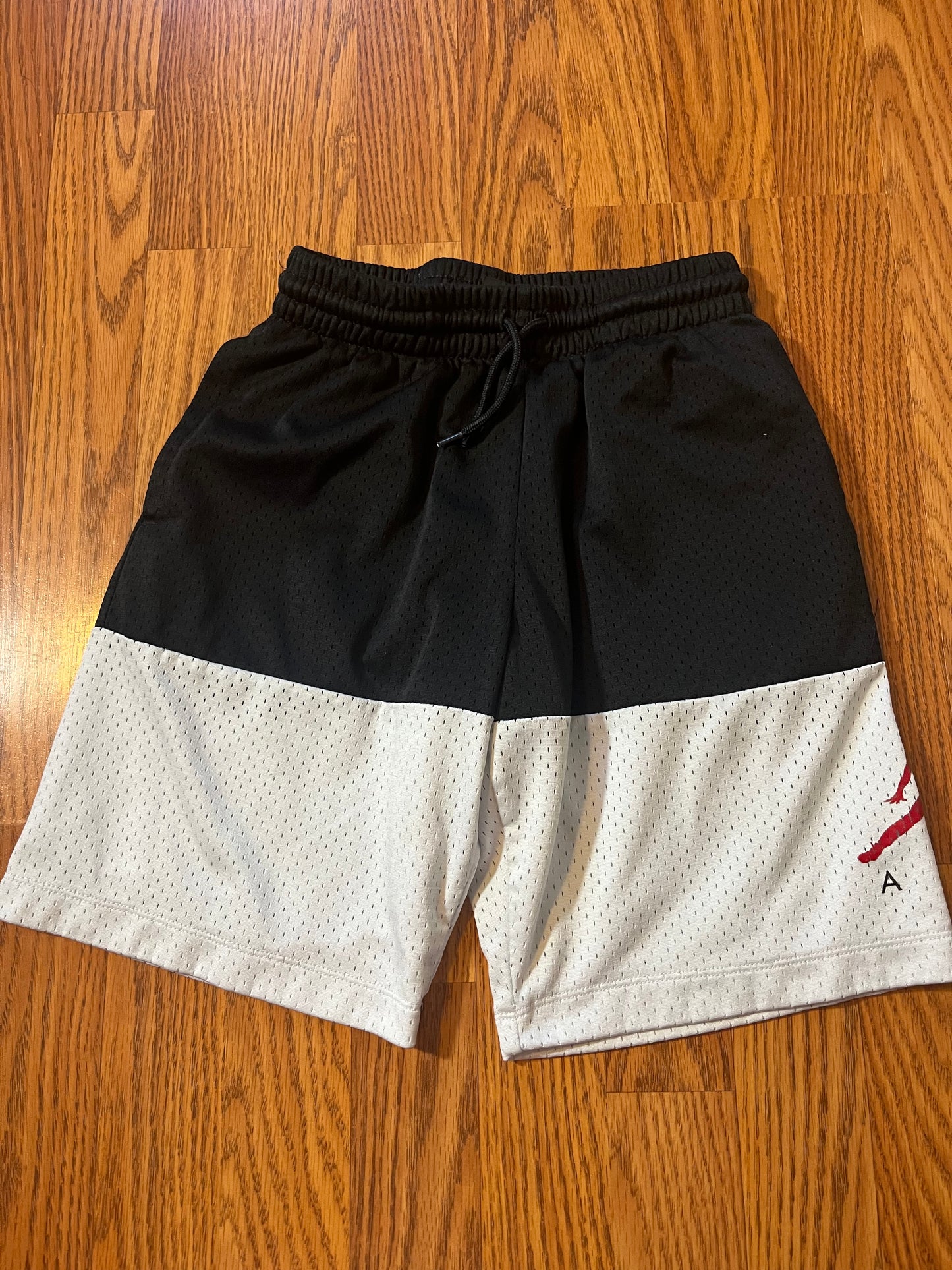 Jordan boys size m 10/12 athletic shorts