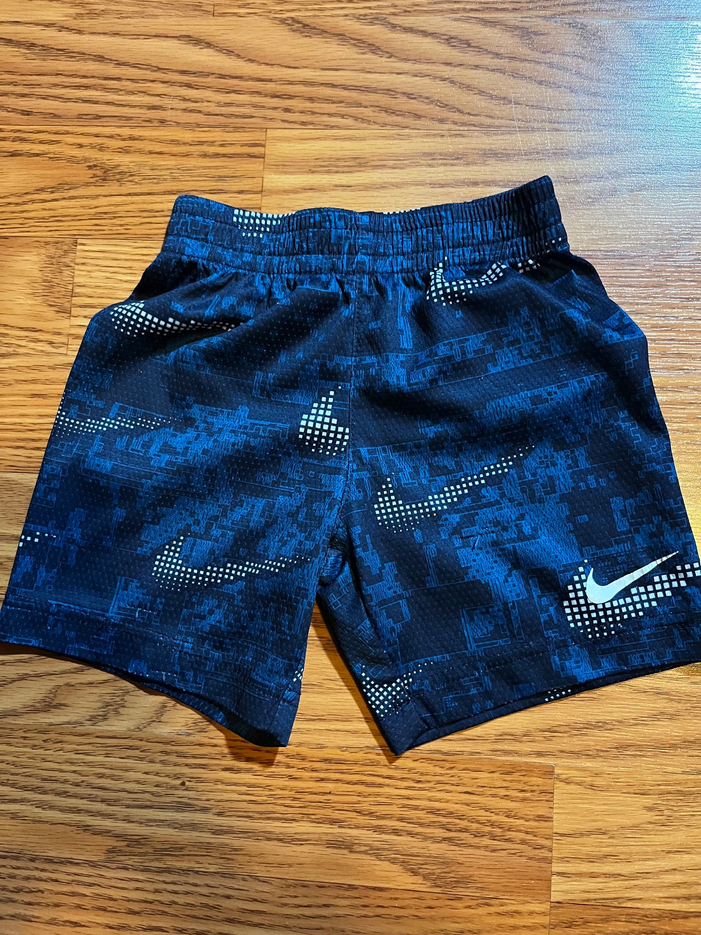 2-3t Nike shorts