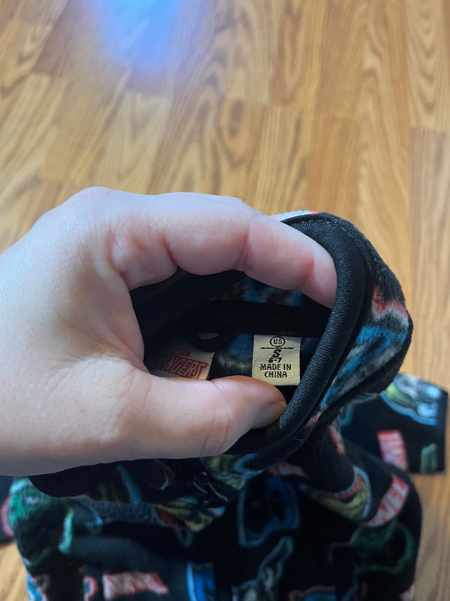 Boys Marvel fleece jacket says 6/7 but fits more like a 5t!