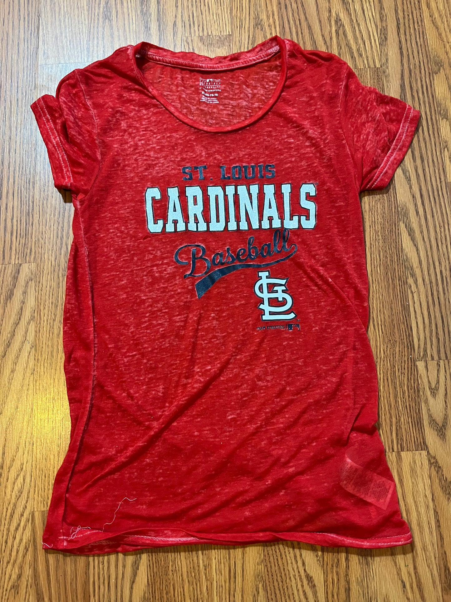 St. Louis cardinals thin tshirt size 16