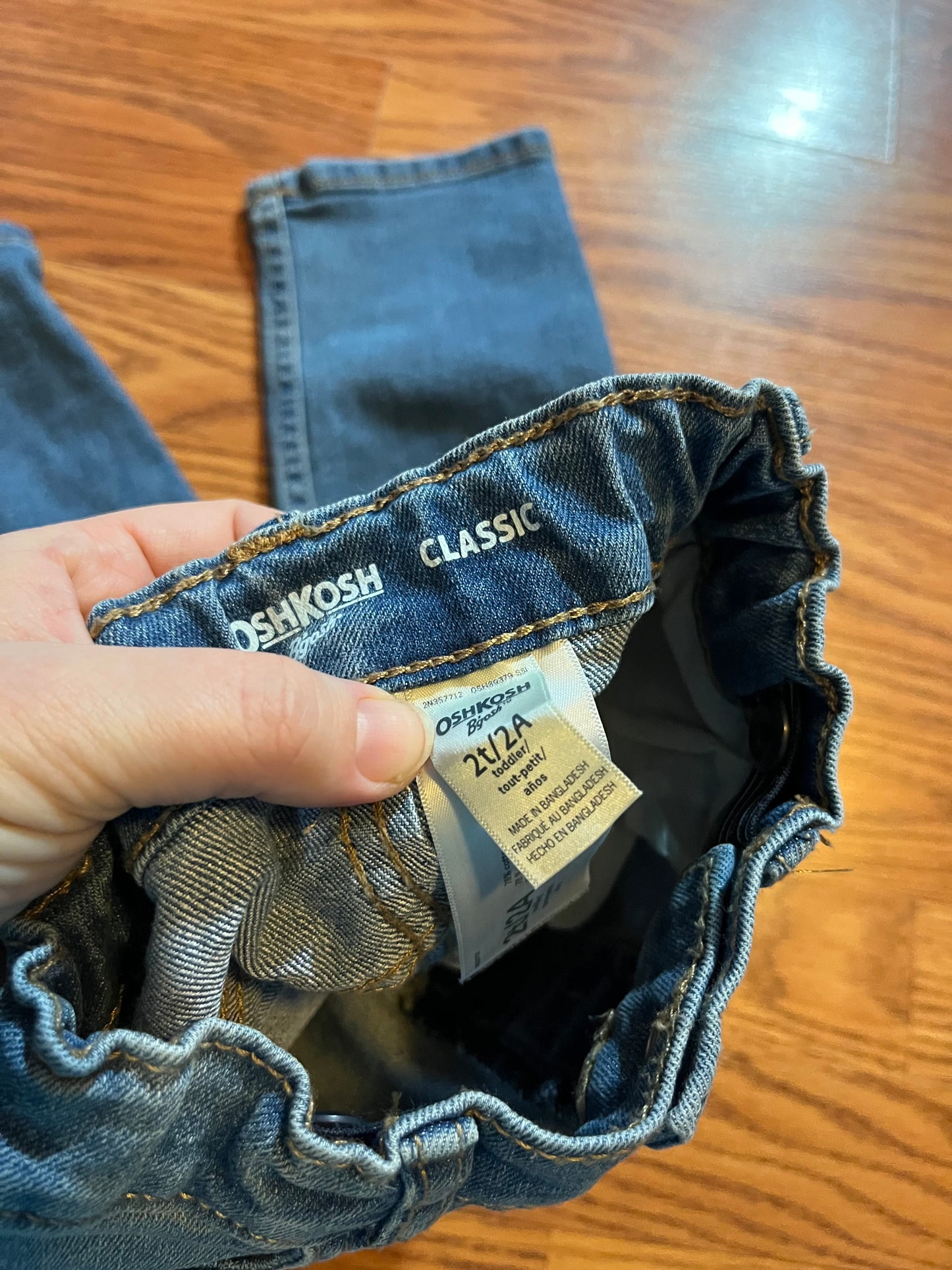 2t/2 Oshkosh jeans (adjustable waist)