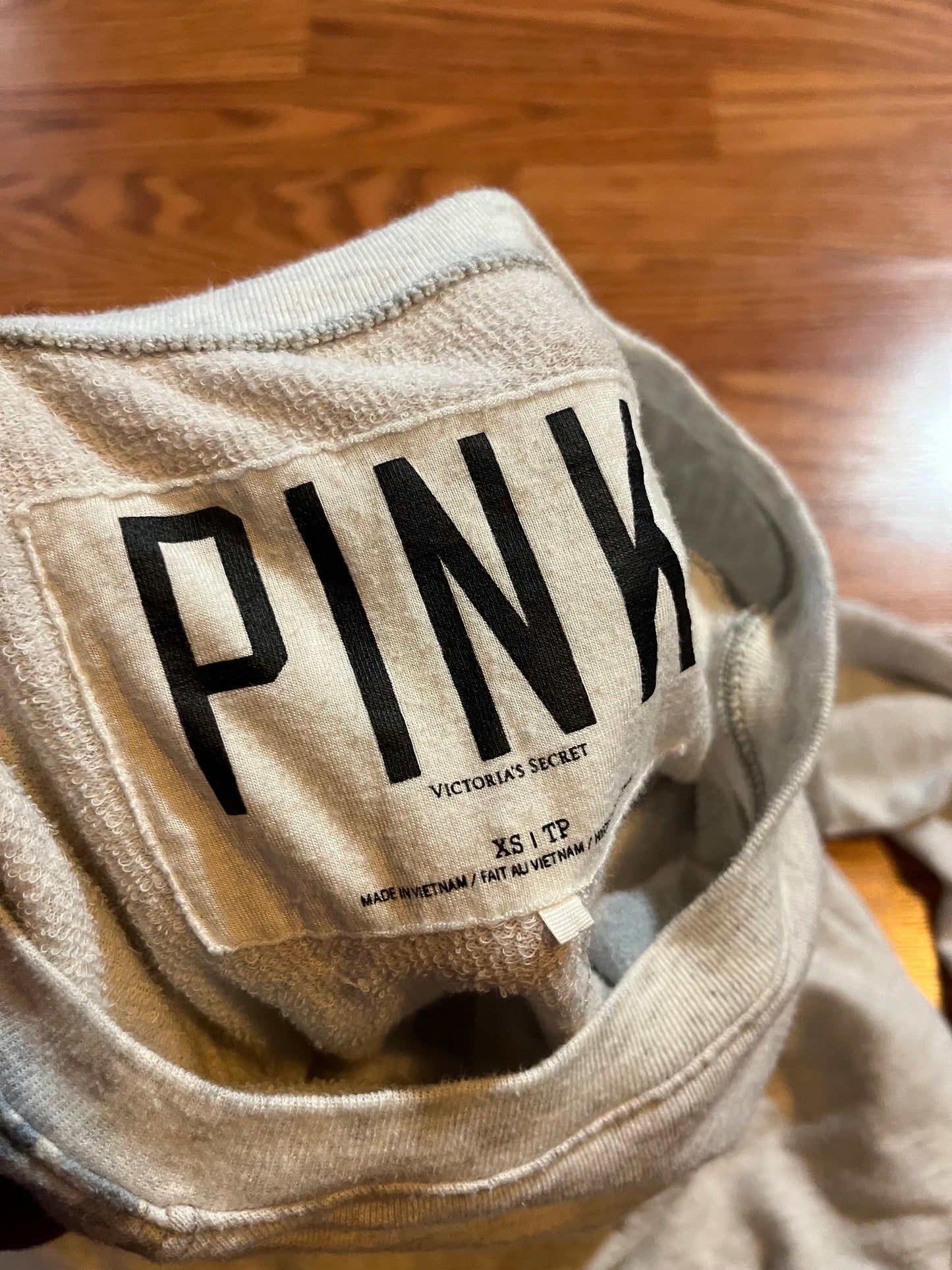 XS PINK Victoria Secret thin pull over