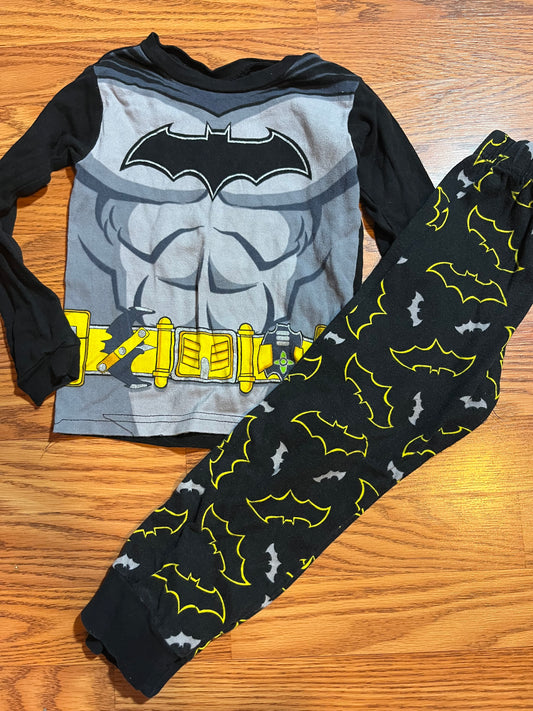 Batman boys size 6 pj set(Snug fit!!/small!)