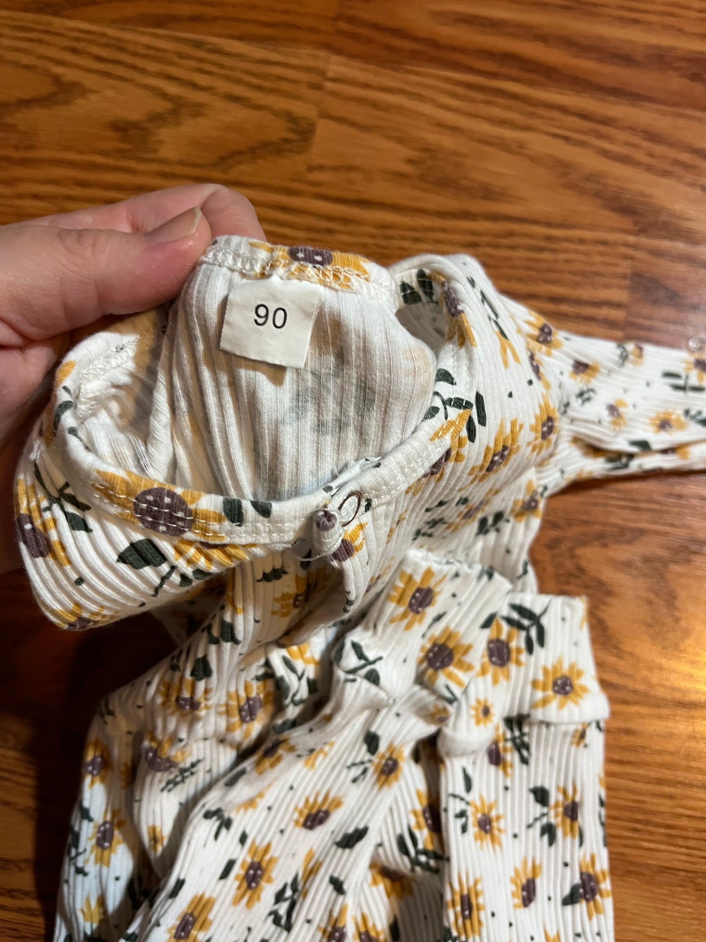 Baby girls size 90 romper (6/9?) sunflower