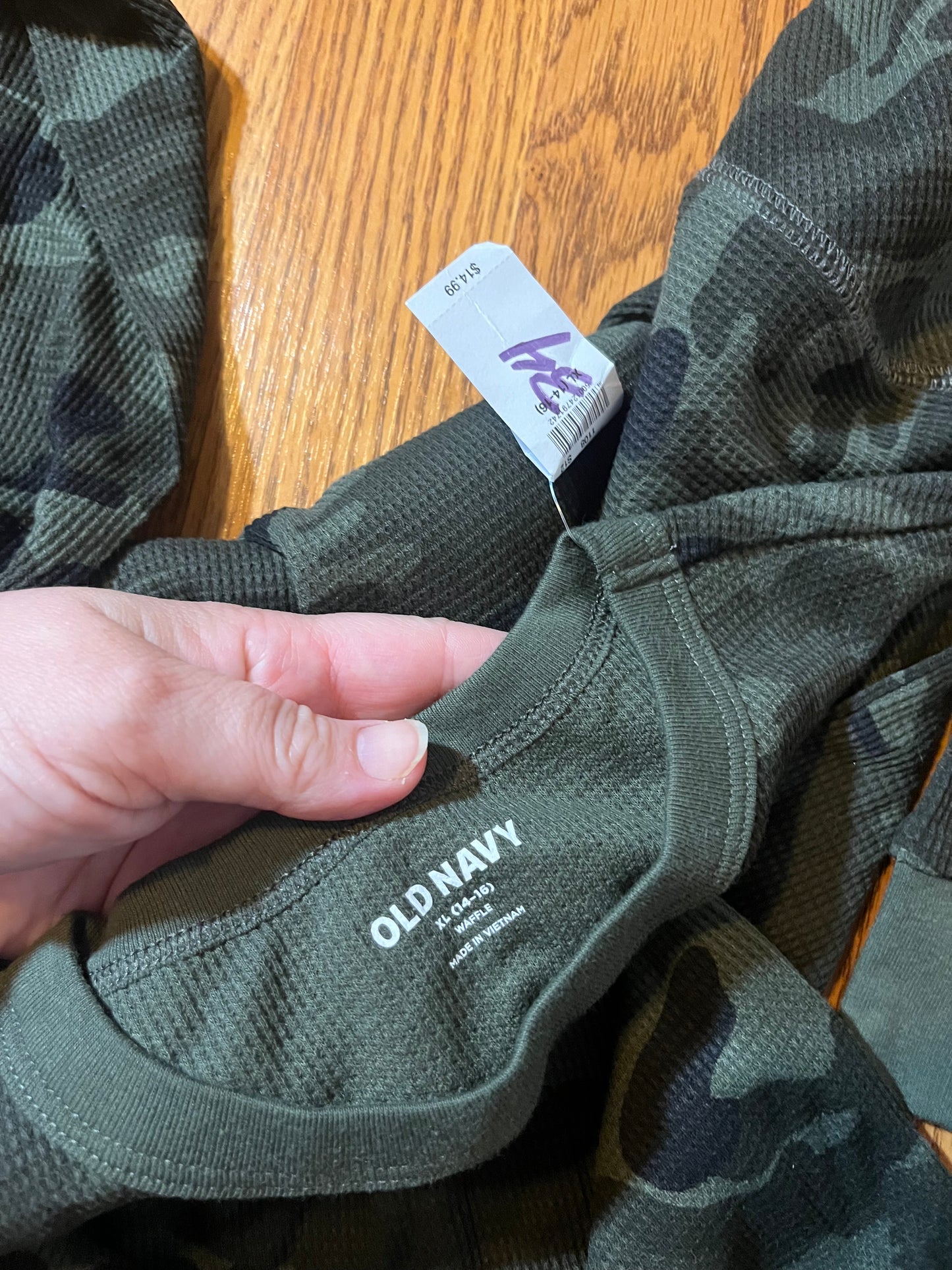 Old Navy 14/16 long sleeve top camo (new with tags)