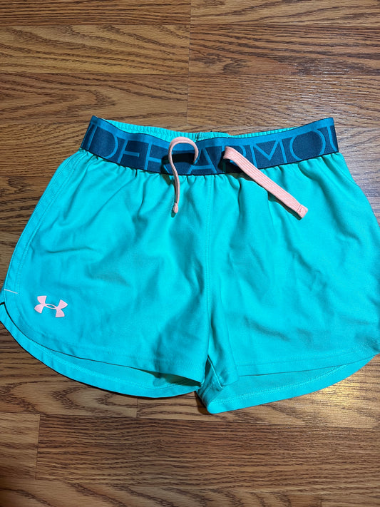 Under armour girls size medium youth shirts (7/8)