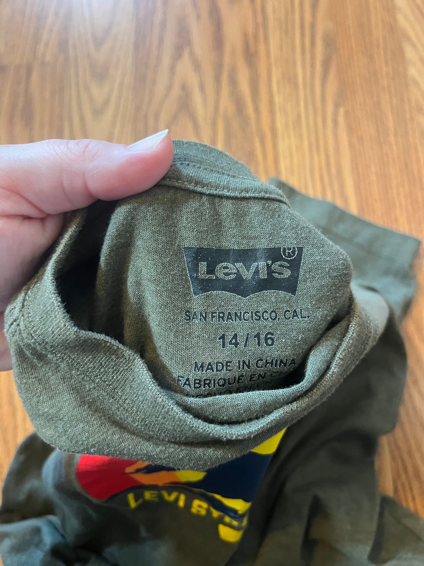 Levi’s boys tshirts size 14/16