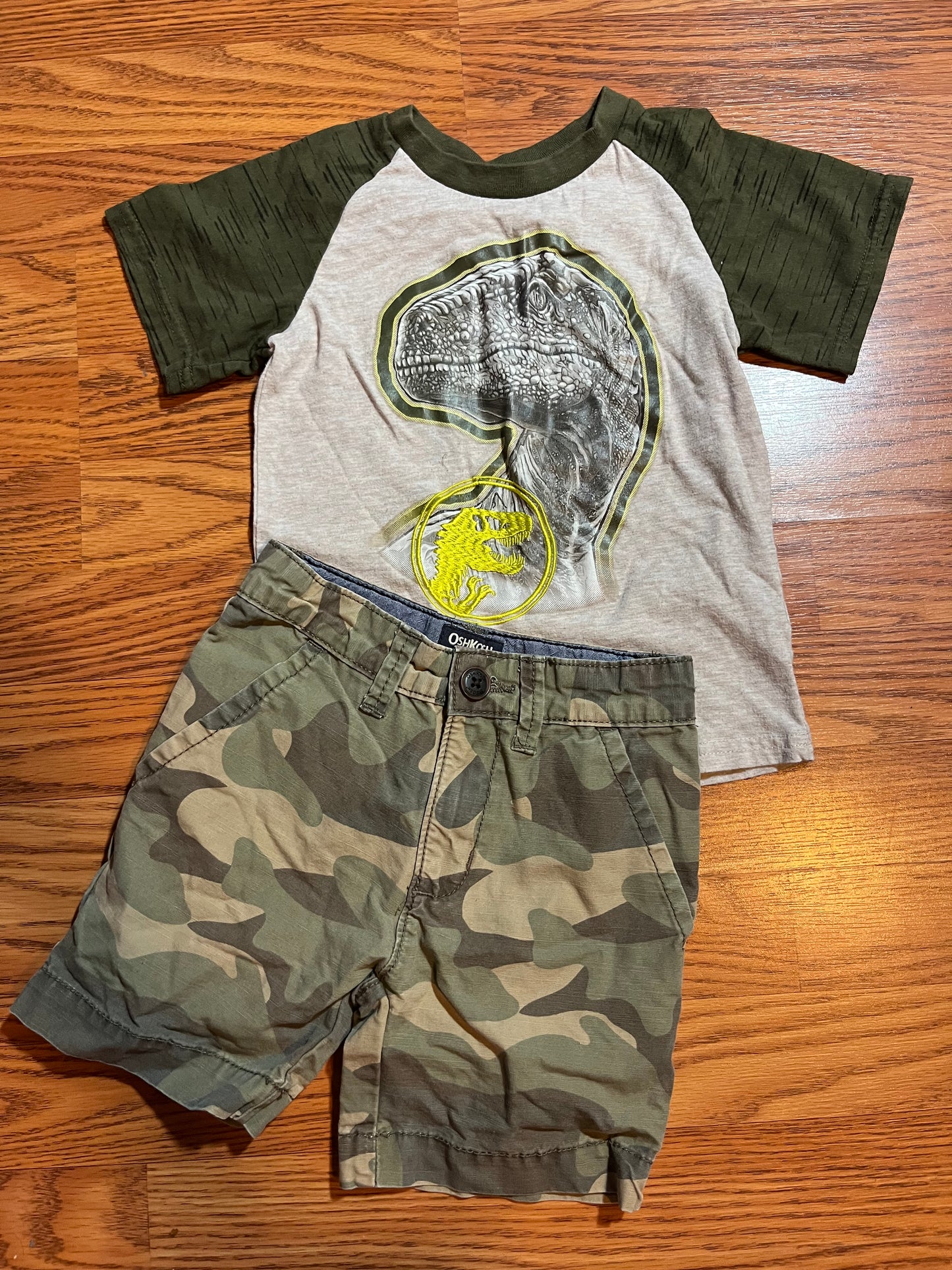 4t jurassic World T-shirt and size 4 camo Oshkosh shorts (adjustable waist)