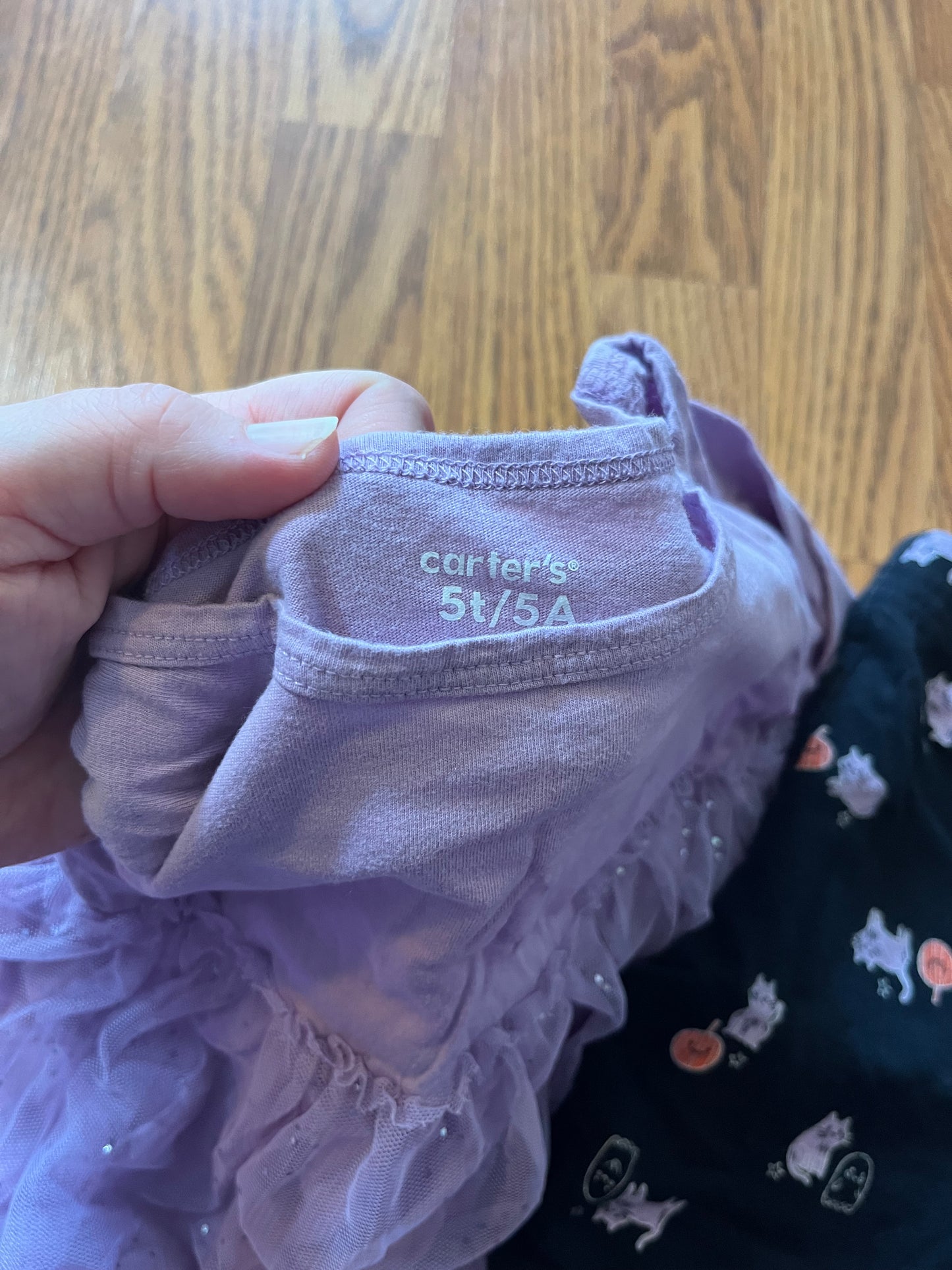 5t Carters Halloween outfit (runs small!)