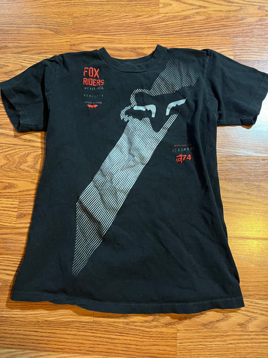 Men’s medium fox racing tshirt (looks to fit a tad smaller to me)