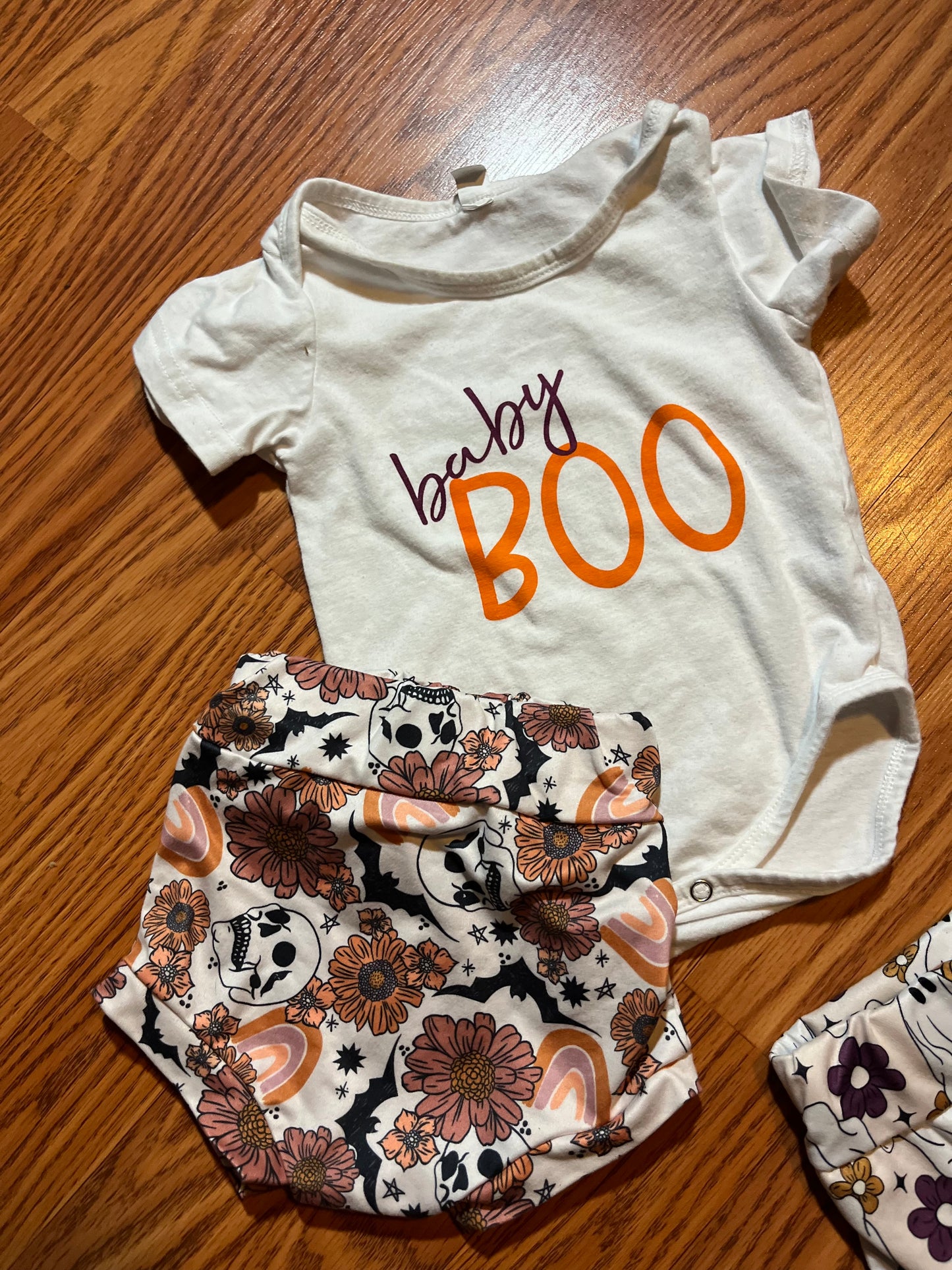 Halloween girls size 74 (says 6/9 months online)