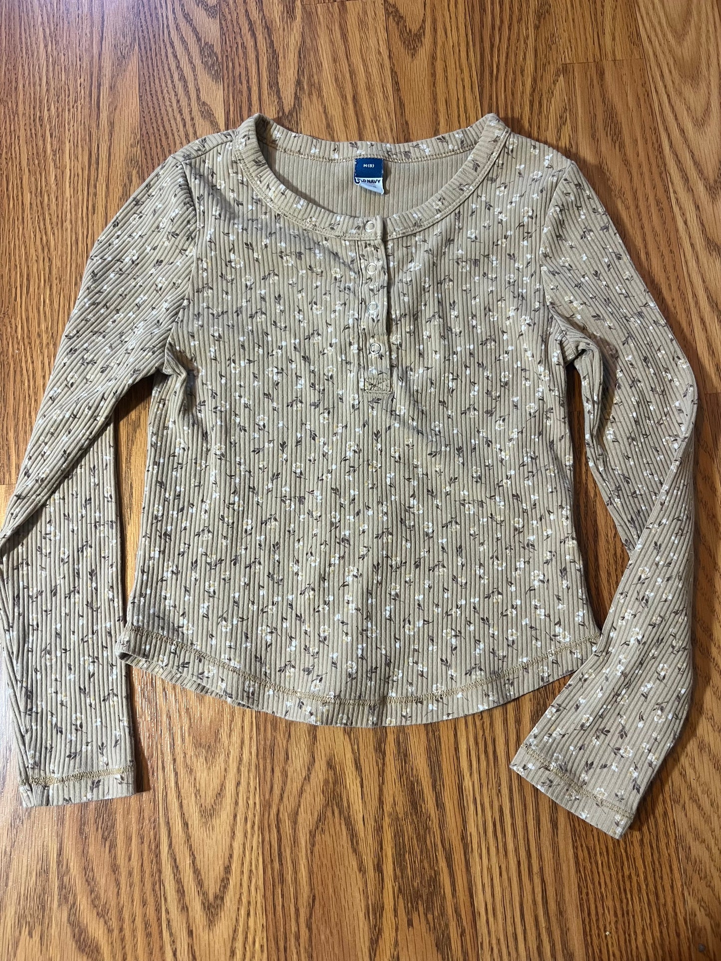 Old Navy size 8 floral top (fits small / snug fit )