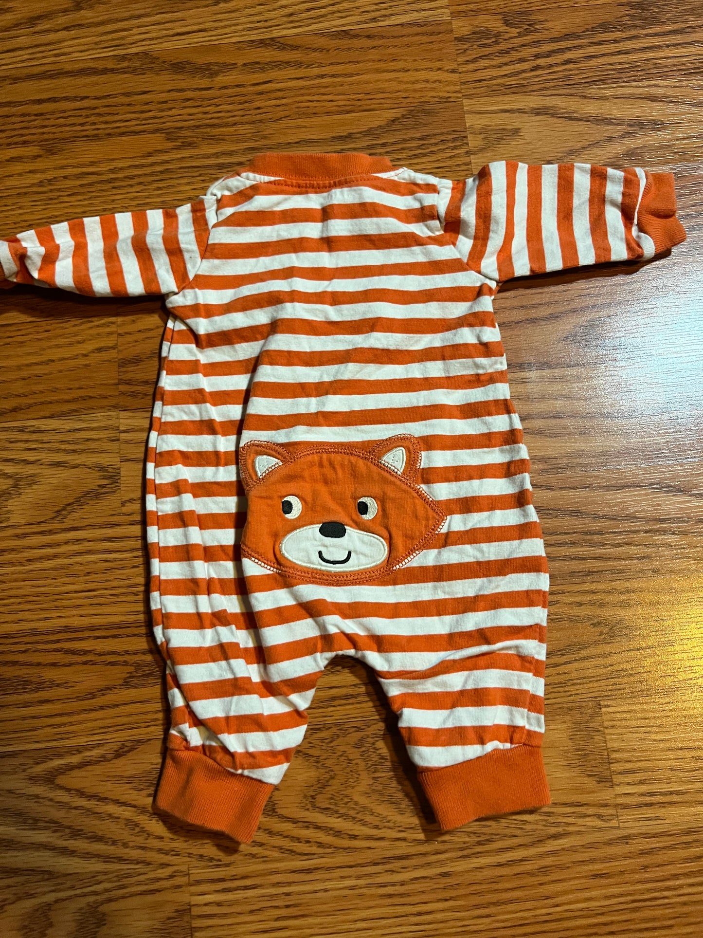 Newborn carters romper (fox in butt)