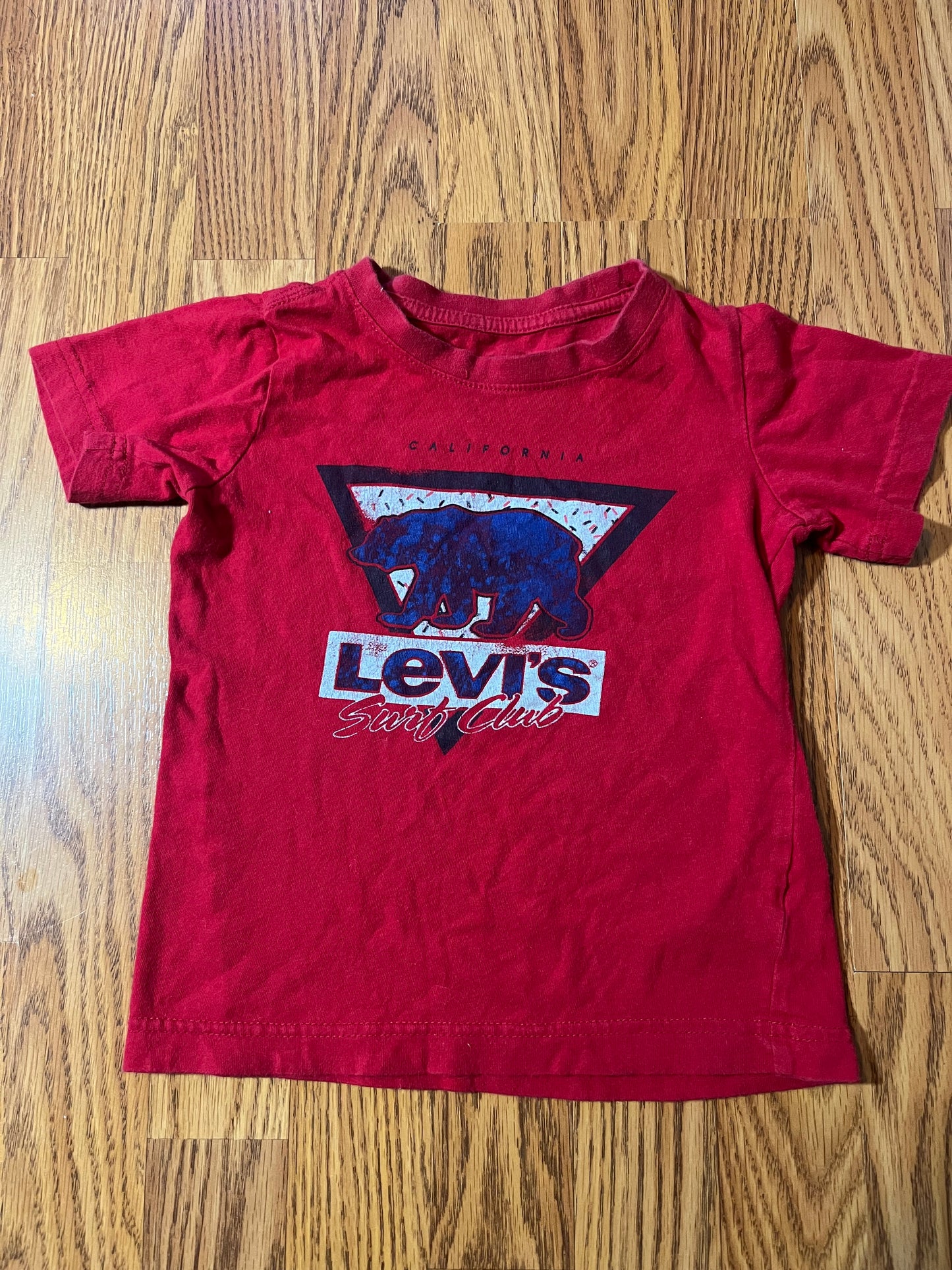 Levi 3/4y tshirt