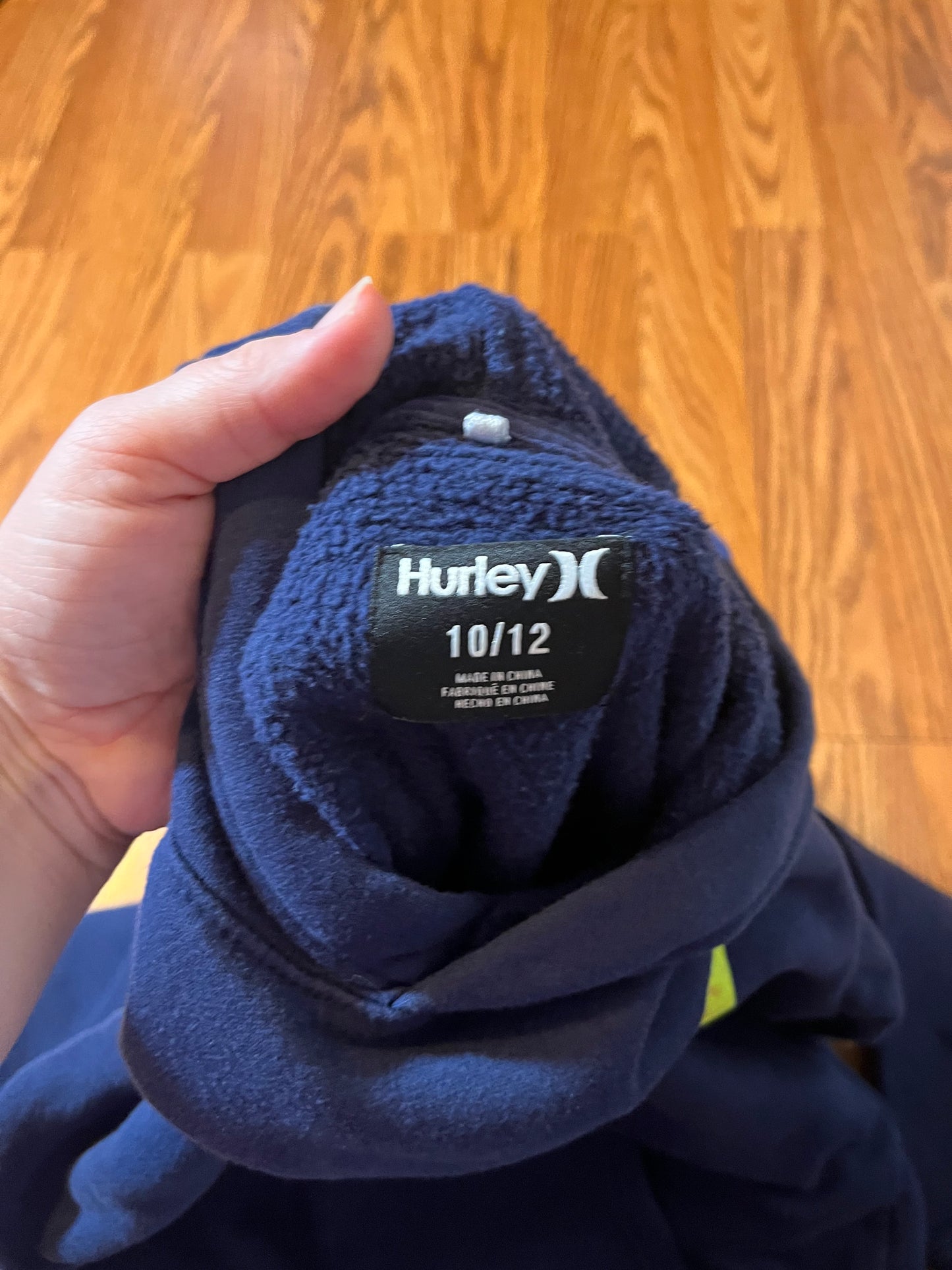 Hurley 10/12 hoodie (see extra photo for stain on emblem otherwise great condition!)