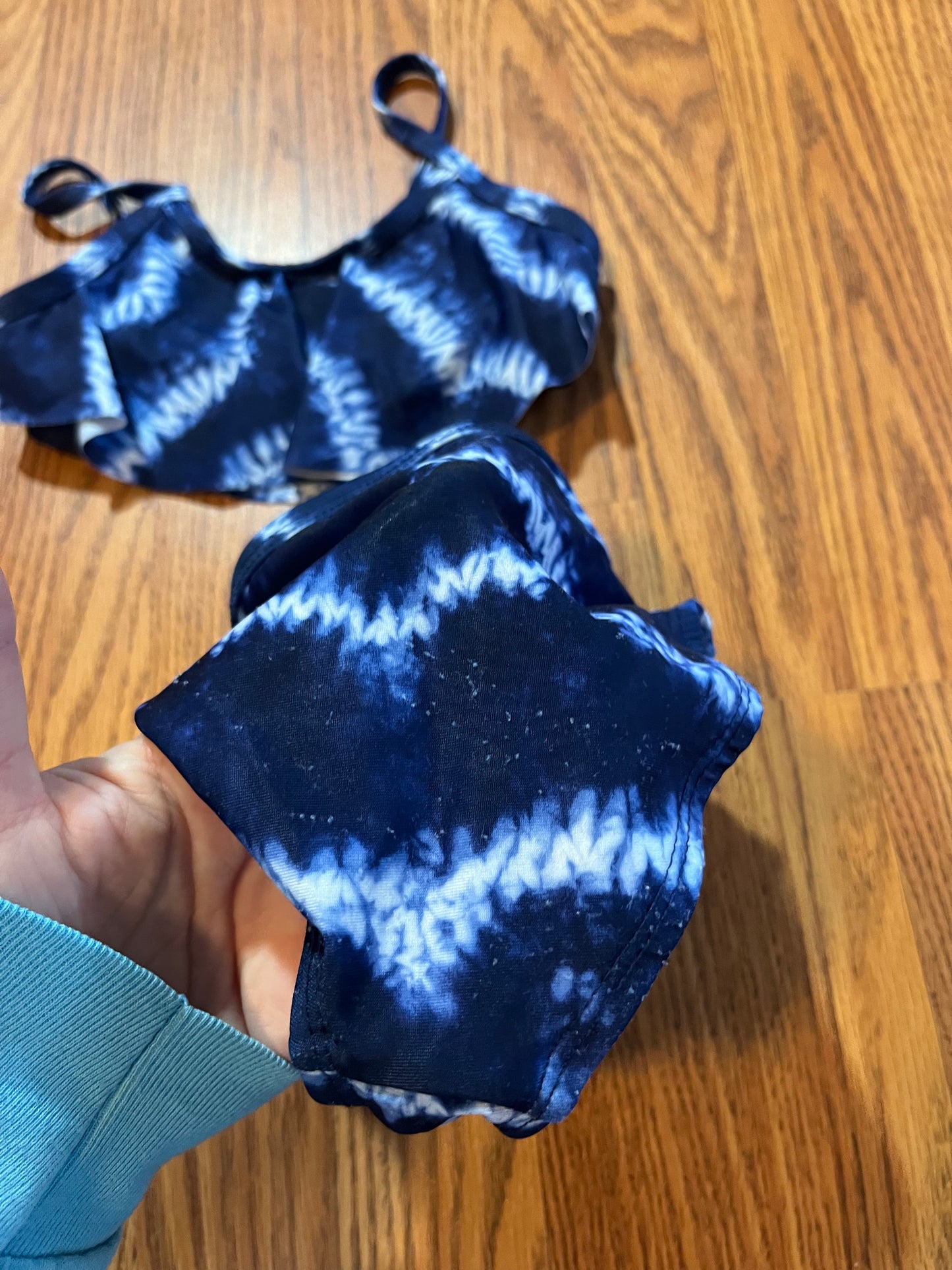 Gymboree girls swimming suit size 4 (some wear in the bottom as shown but not awful)