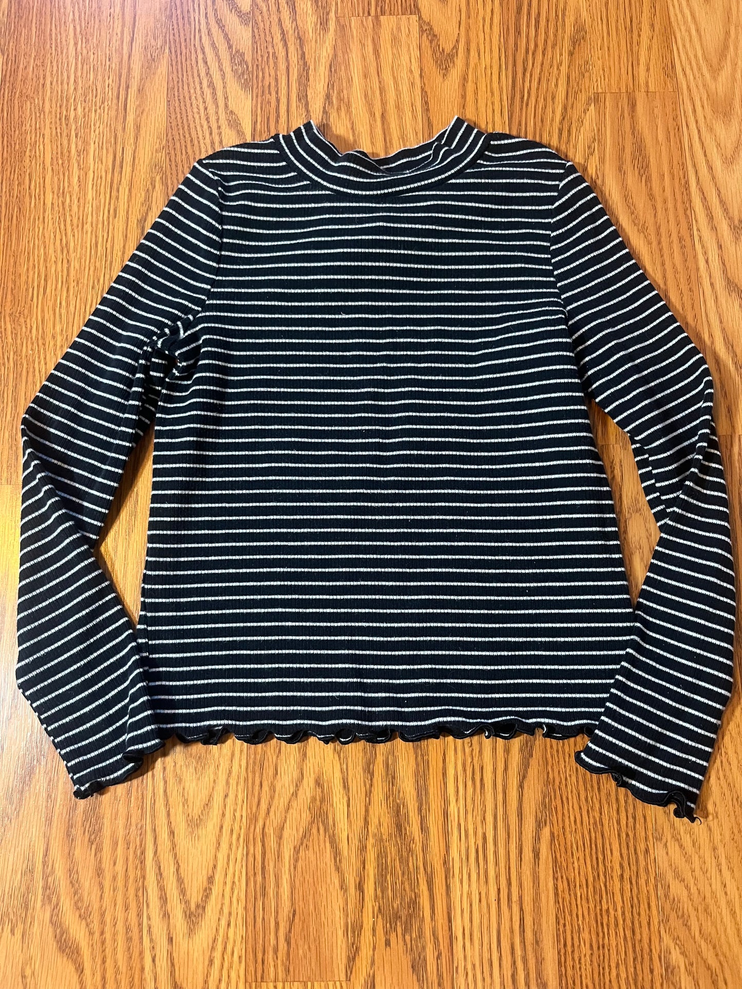 6/7 Girls Cat & Jack top