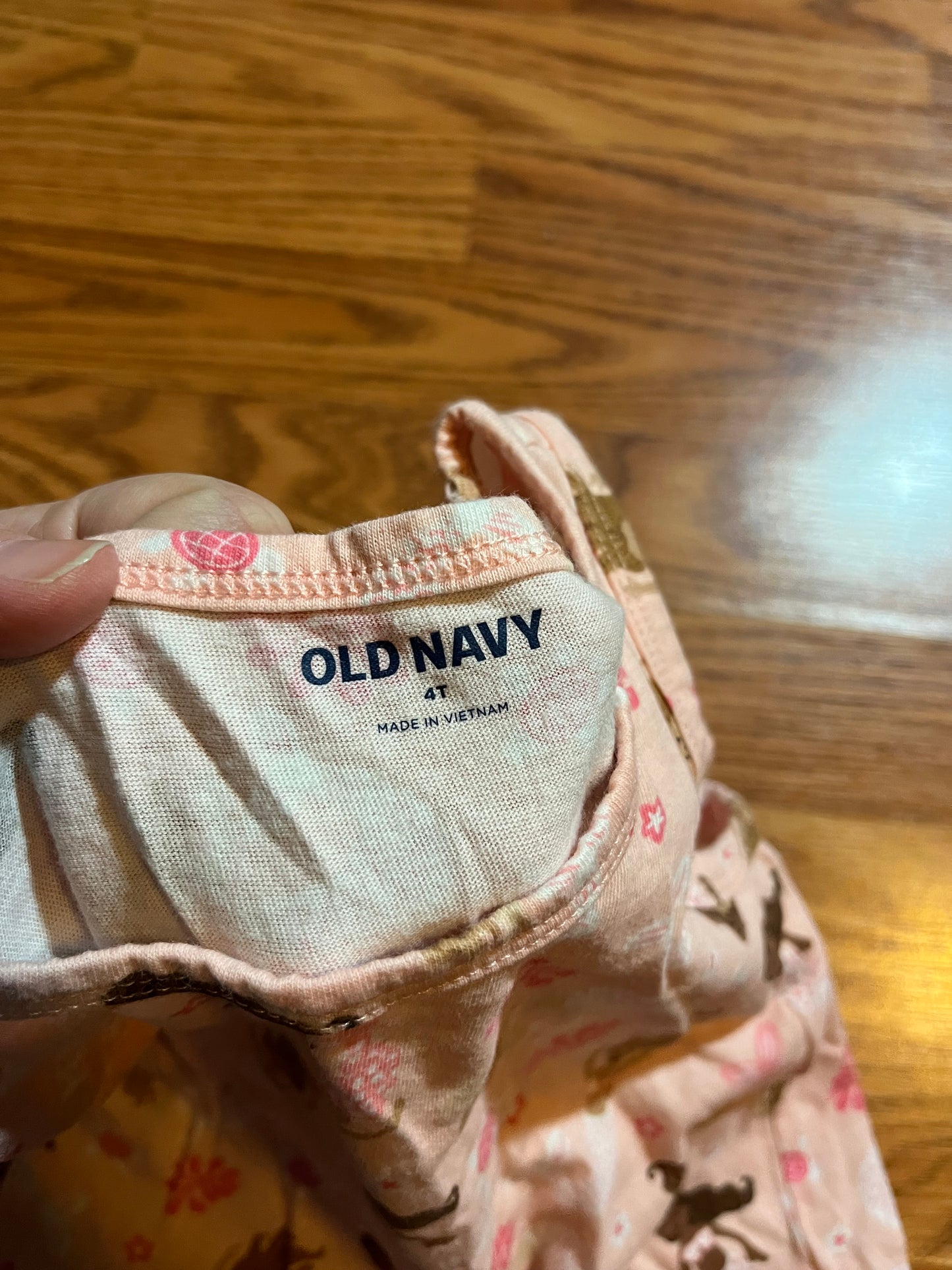 4t Old Navy tank