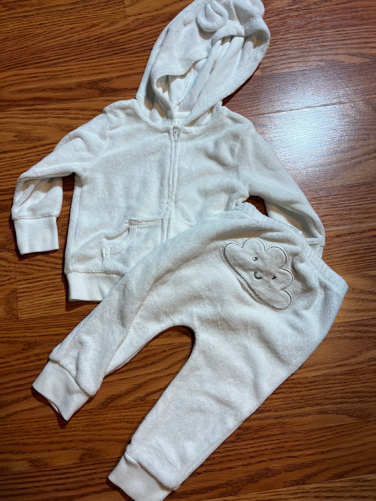 9 months carters jacket/pants unisex