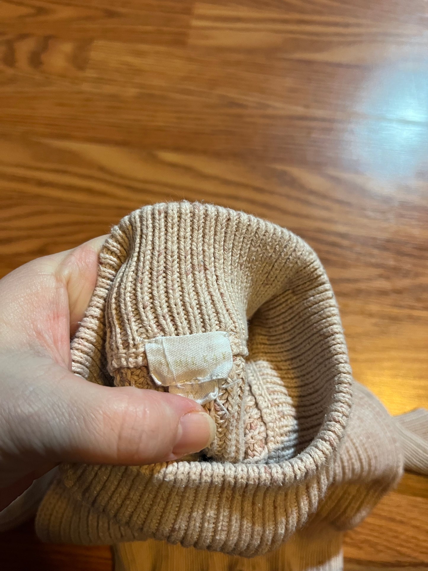 1Y girls chunky knit sweater (1 small snag but not awful)