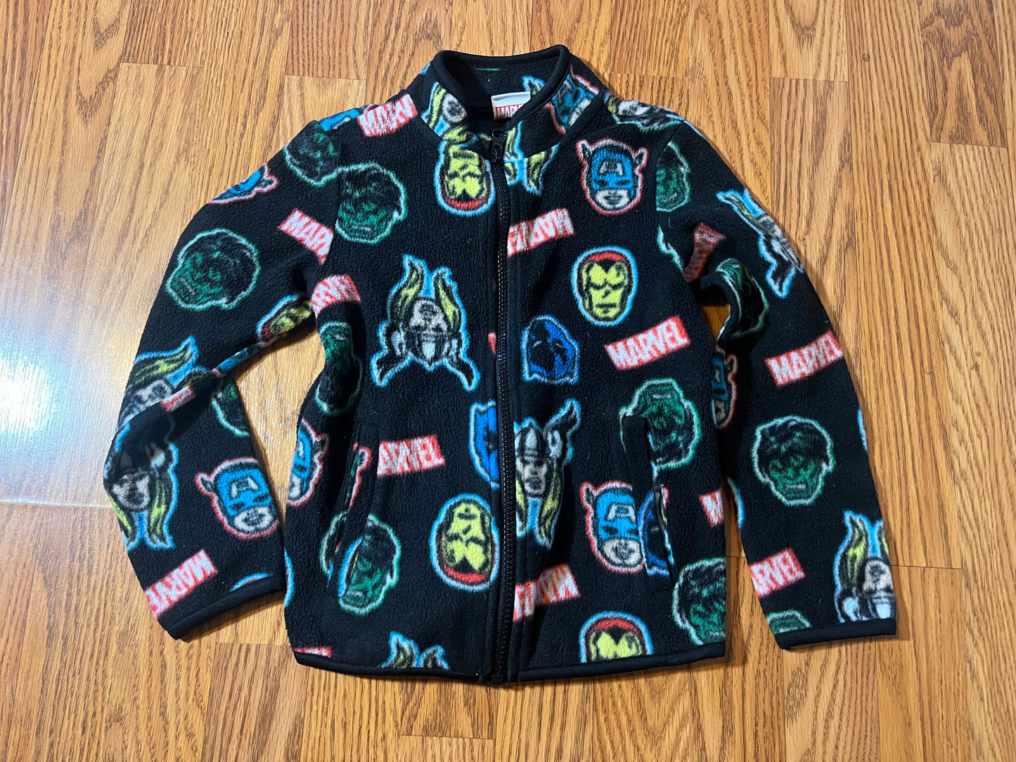 Boys Marvel fleece jacket says 6/7 but fits more like a 5t!